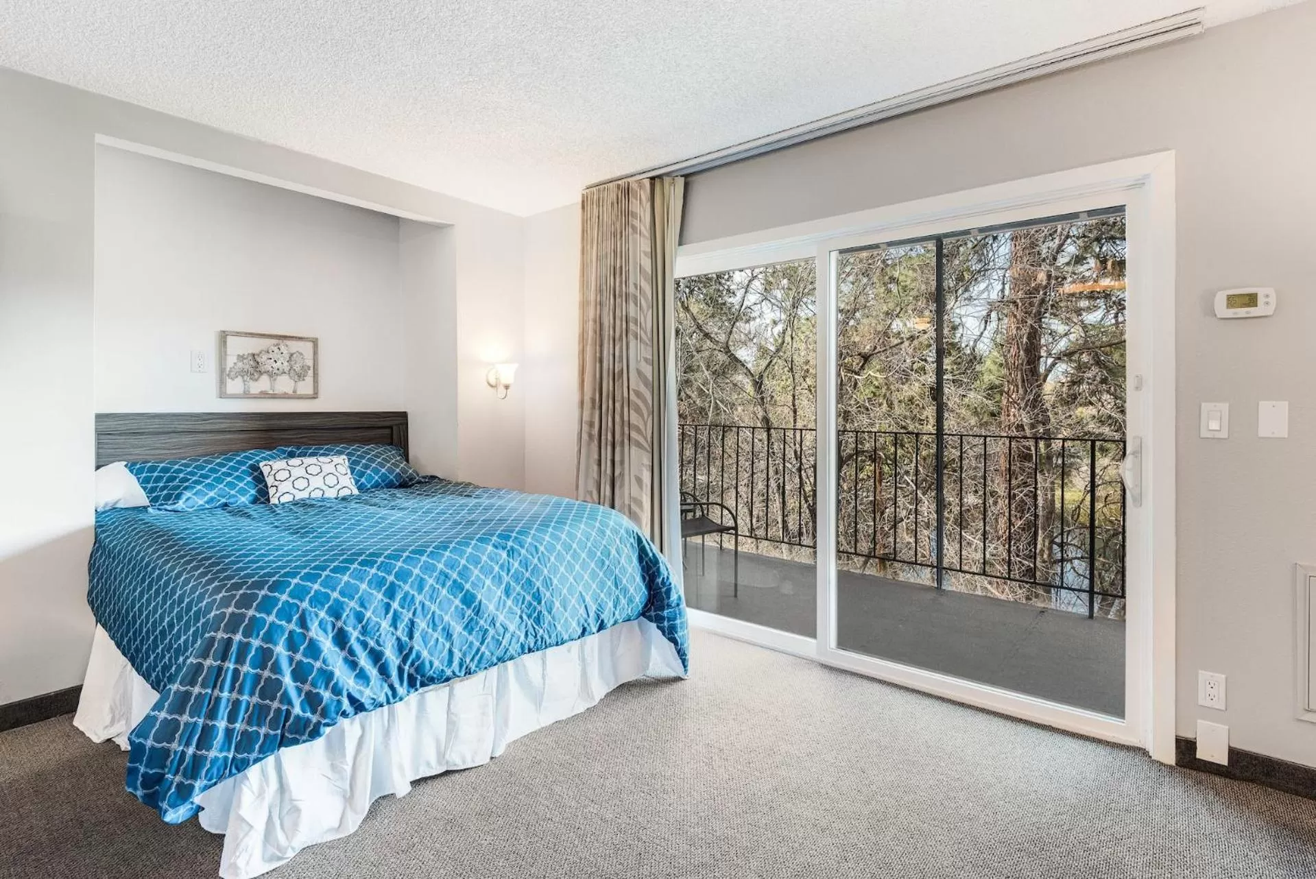 Bed in Bend Riverside Condos