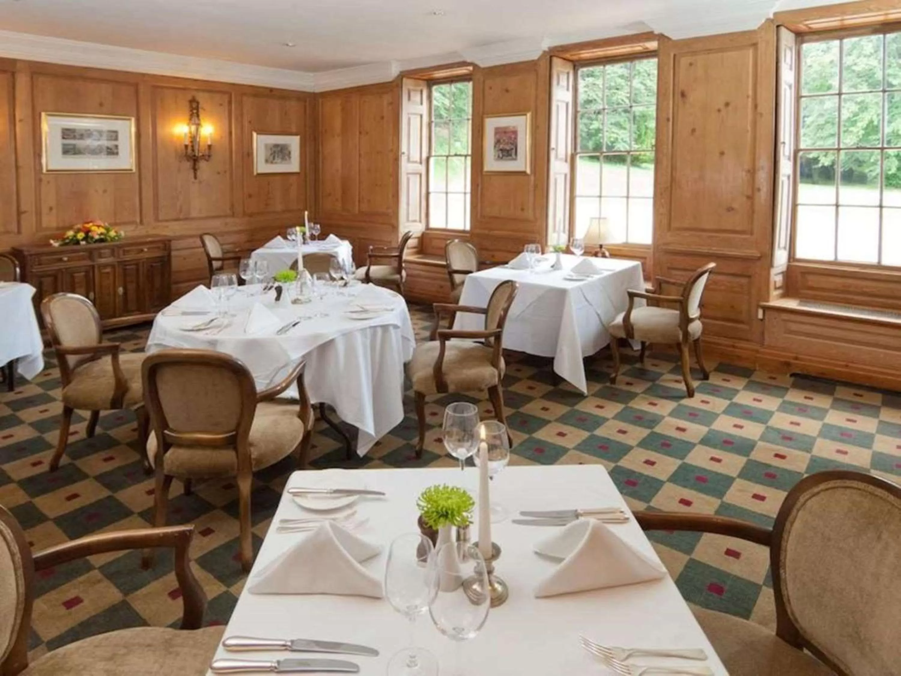 Restaurant/places to eat in Flitwick Manor Hotel