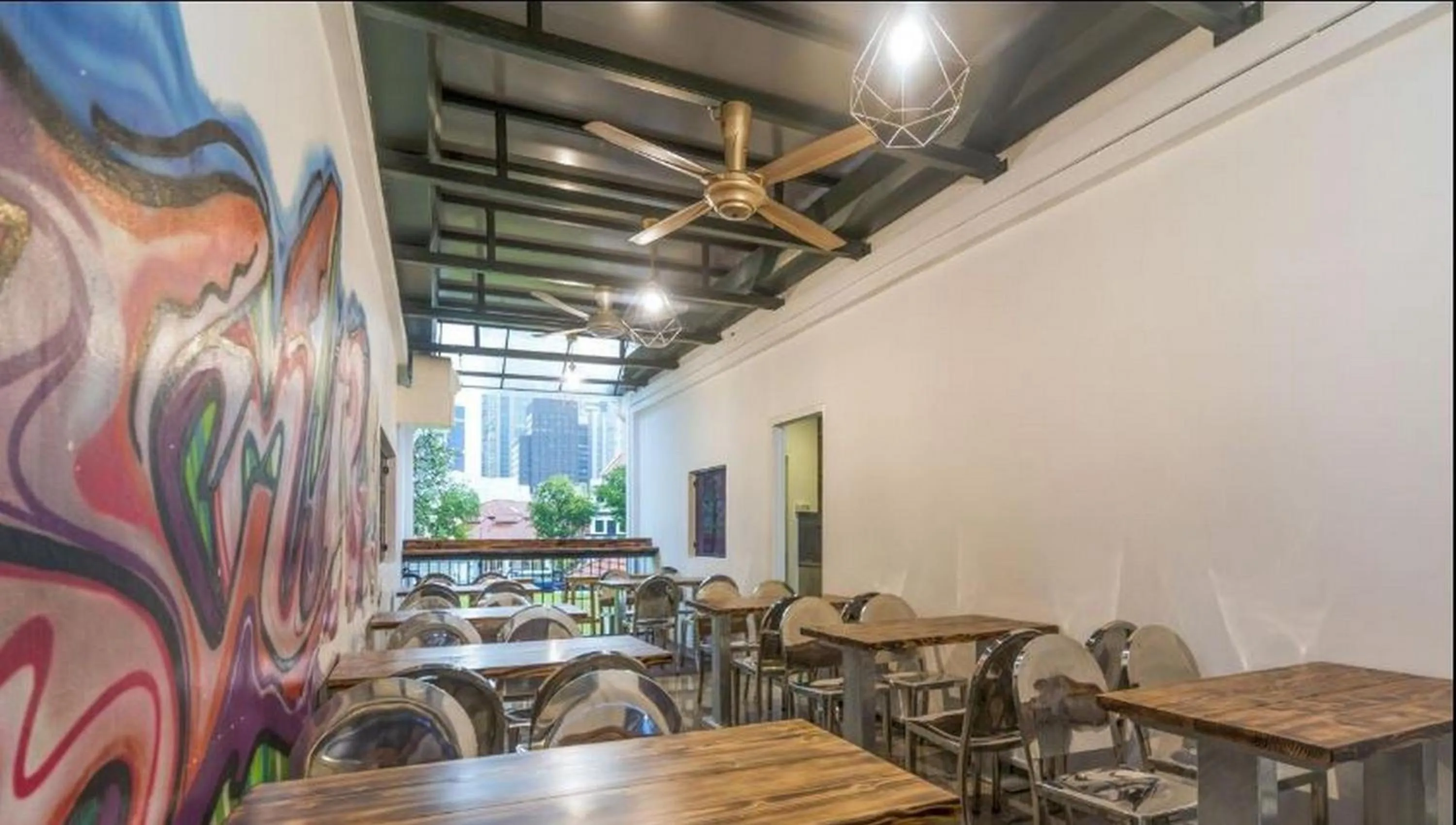 Restaurant/places to eat in BEAT Arts Hostel at Chinatown
