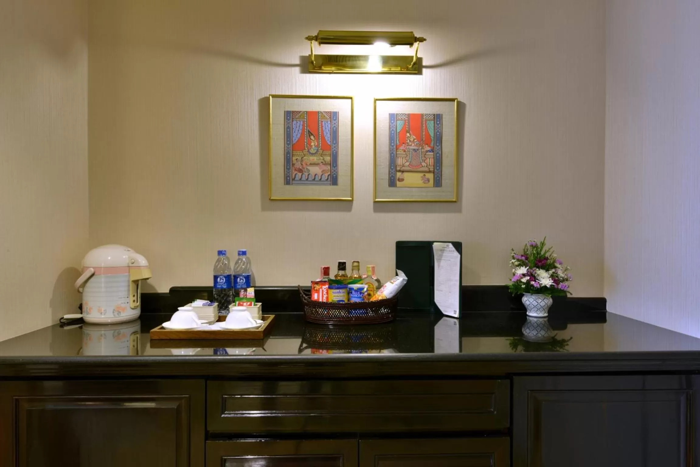 Coffee/tea facilities in Evergreen Laurel Hotel Bangkok