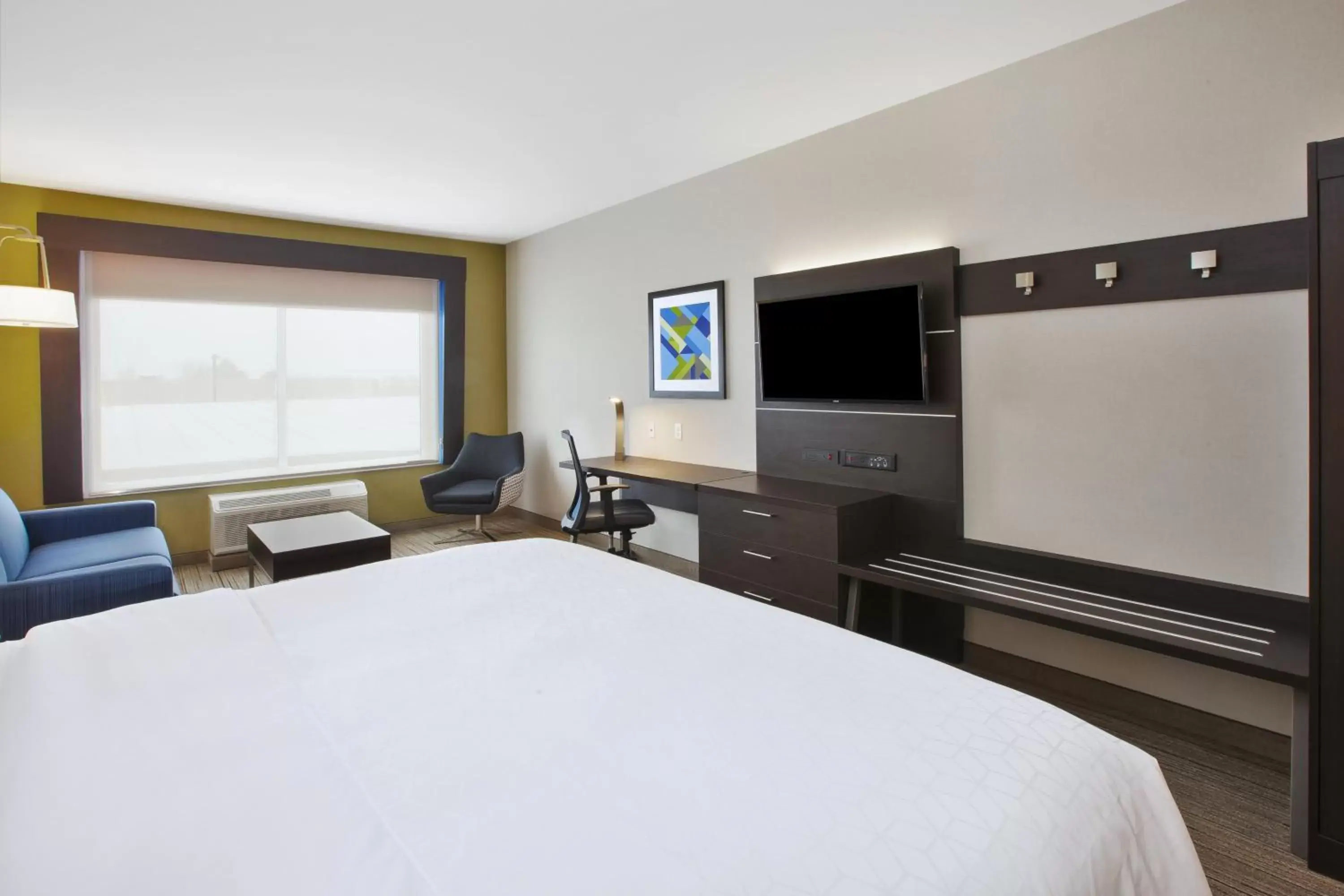 King Suite in Holiday Inn Express - Auburn Hills South by IHG King Suite in Holiday Inn Express - Auburn Hills South by IHG