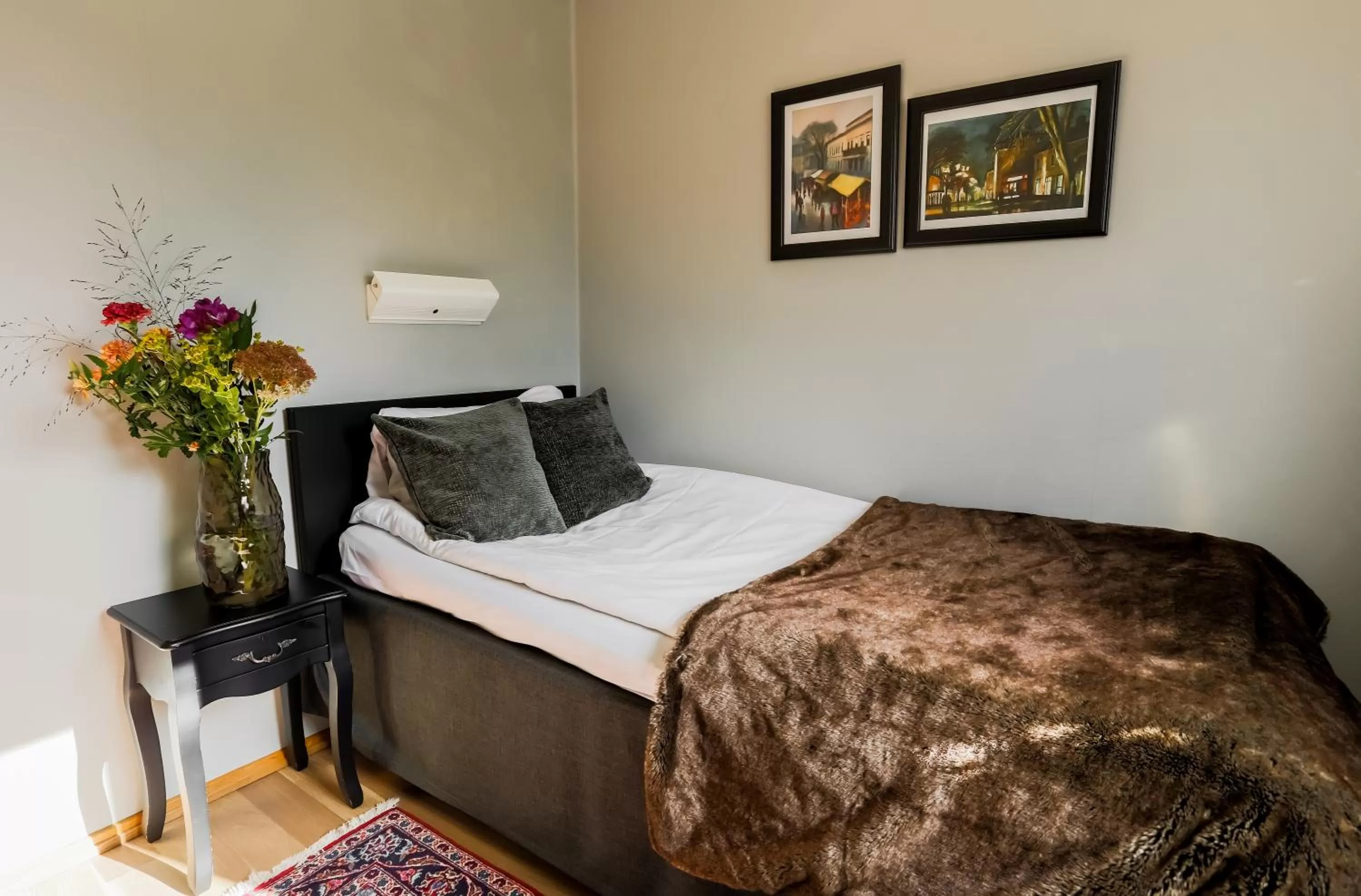 Bed in Home Hotel Cardinal