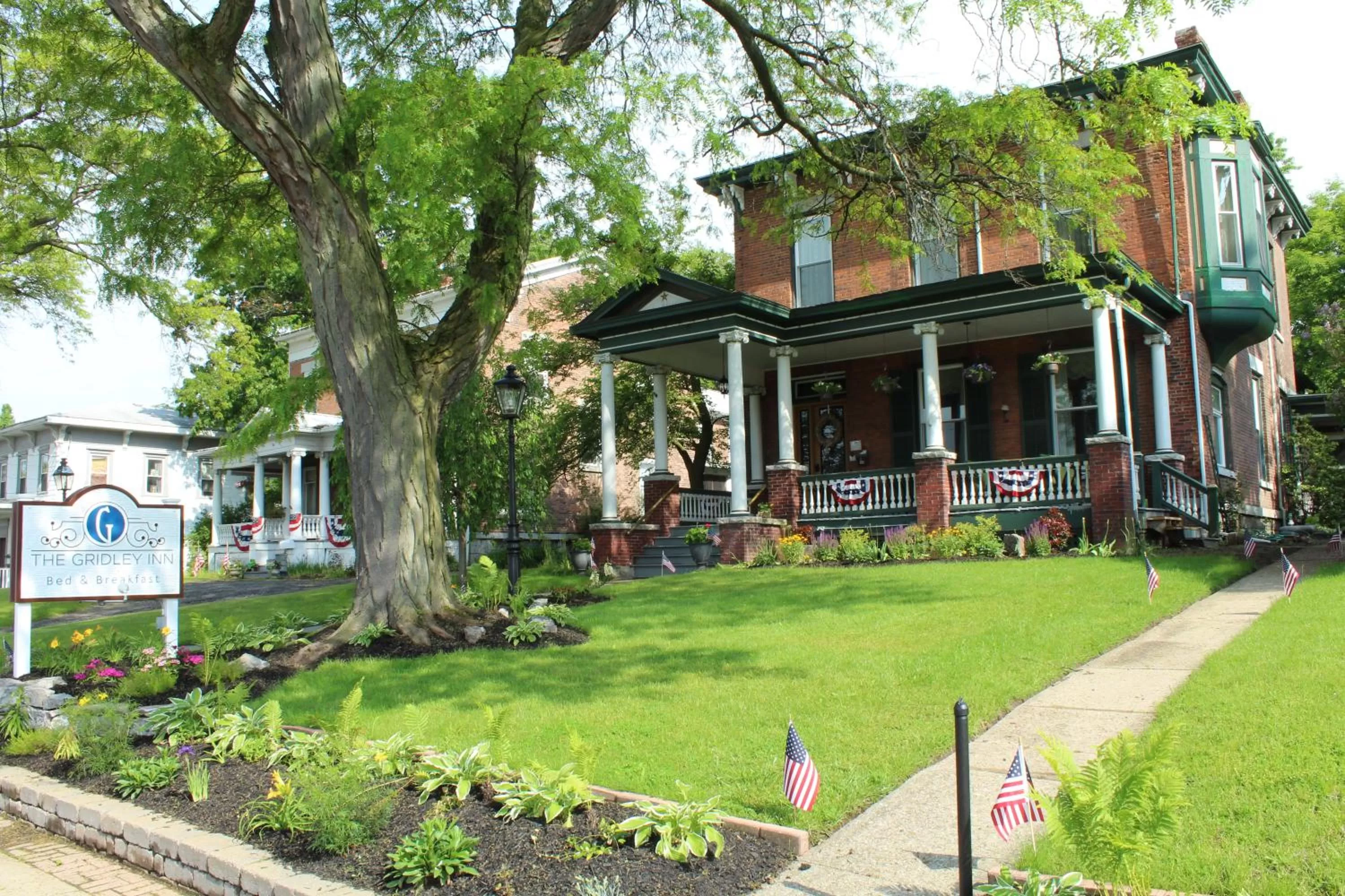 Facade/entrance, Garden in The Gridley Inn B&B