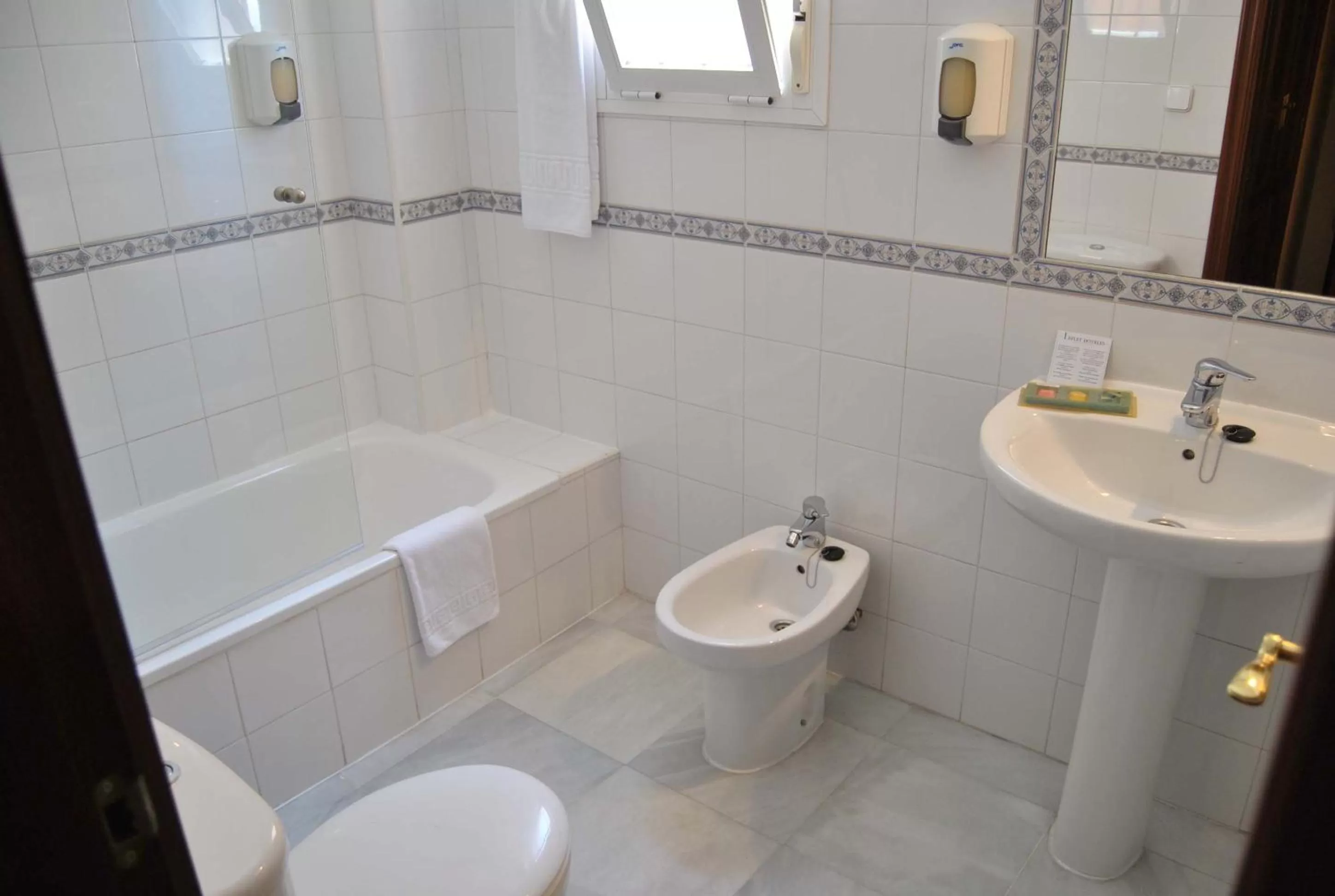 Bathroom in Hotel Gran Avenida