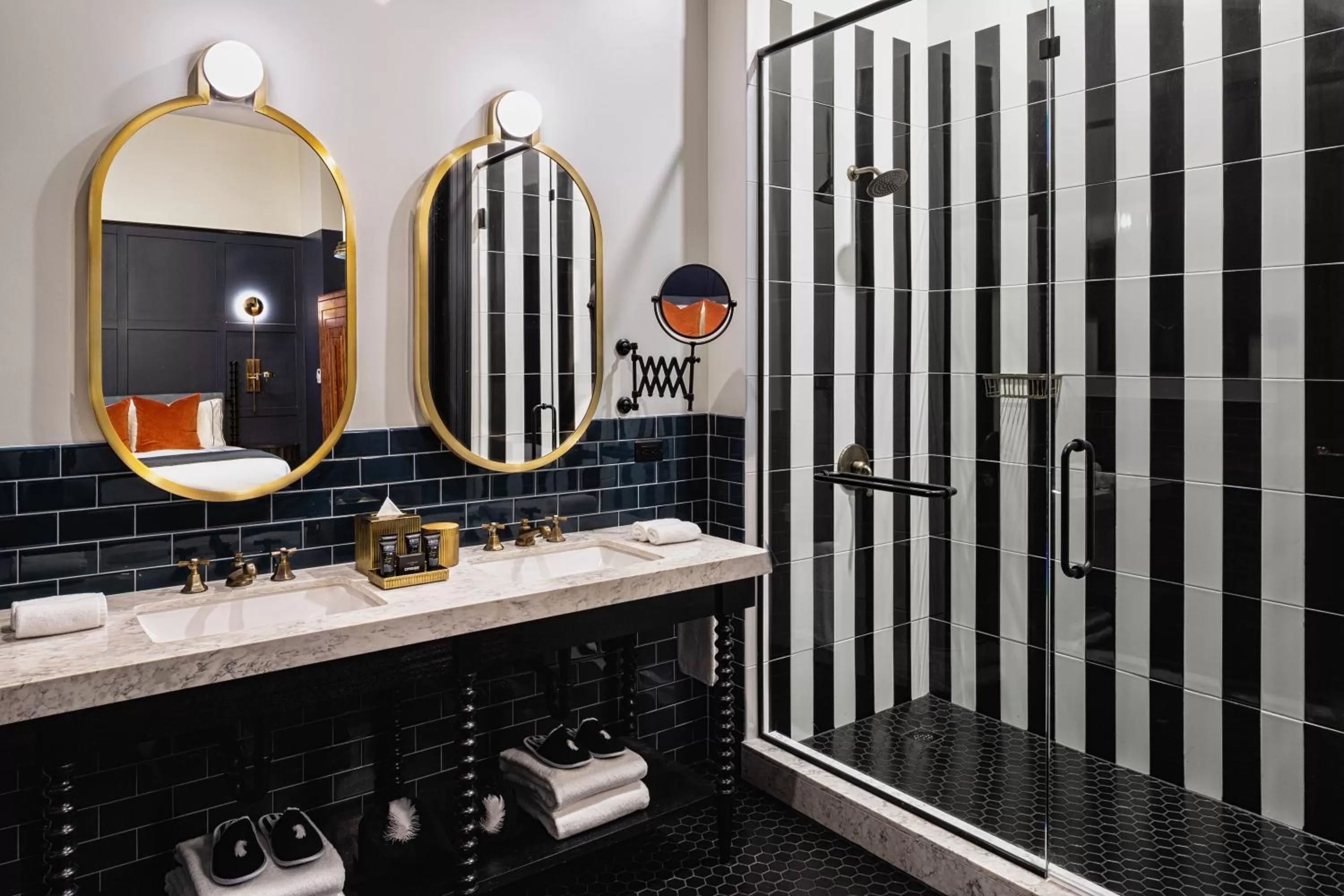 Shower in Dream Nashville, by Hyatt