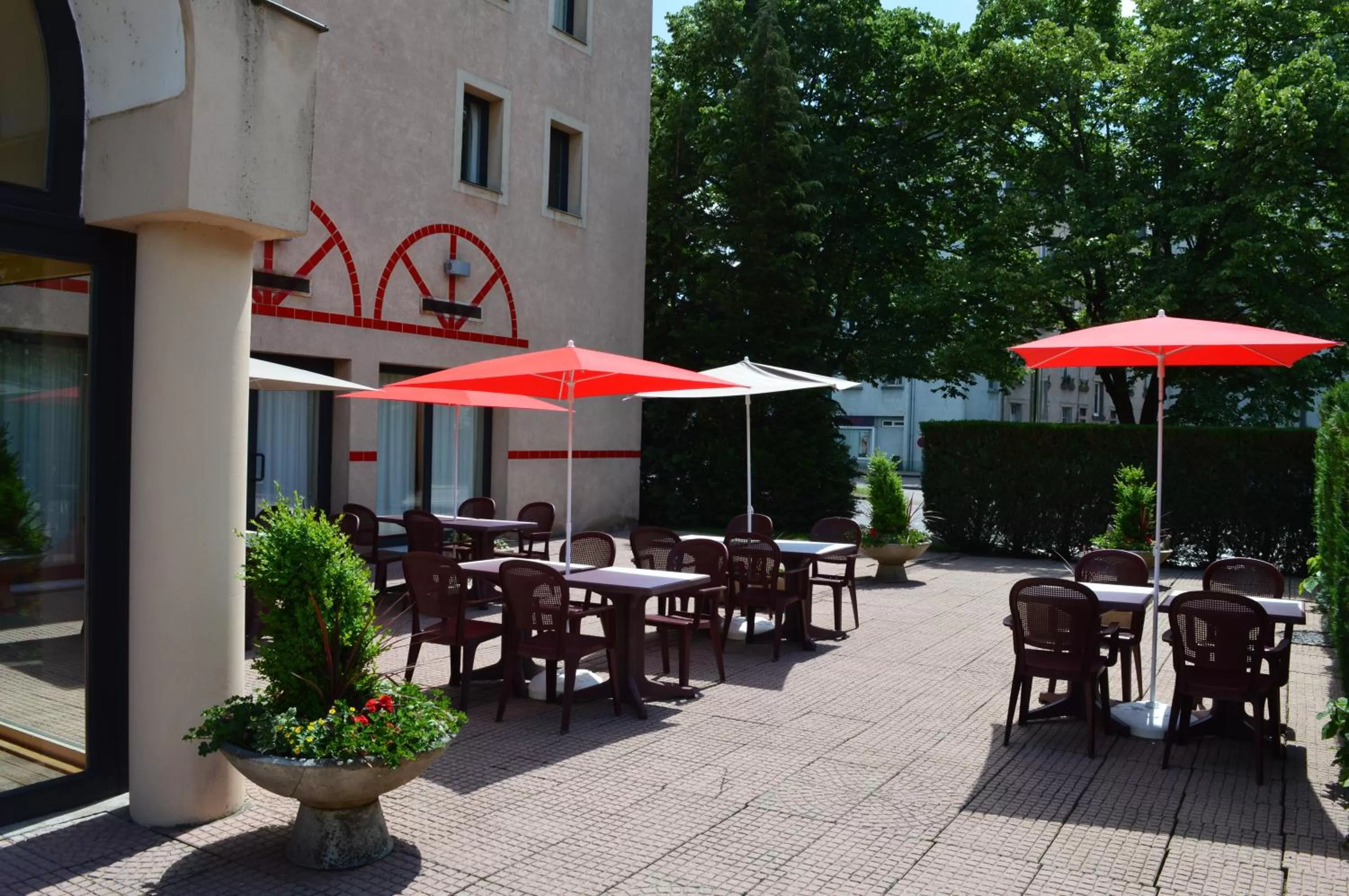 Patio in ibis Epinal Centre