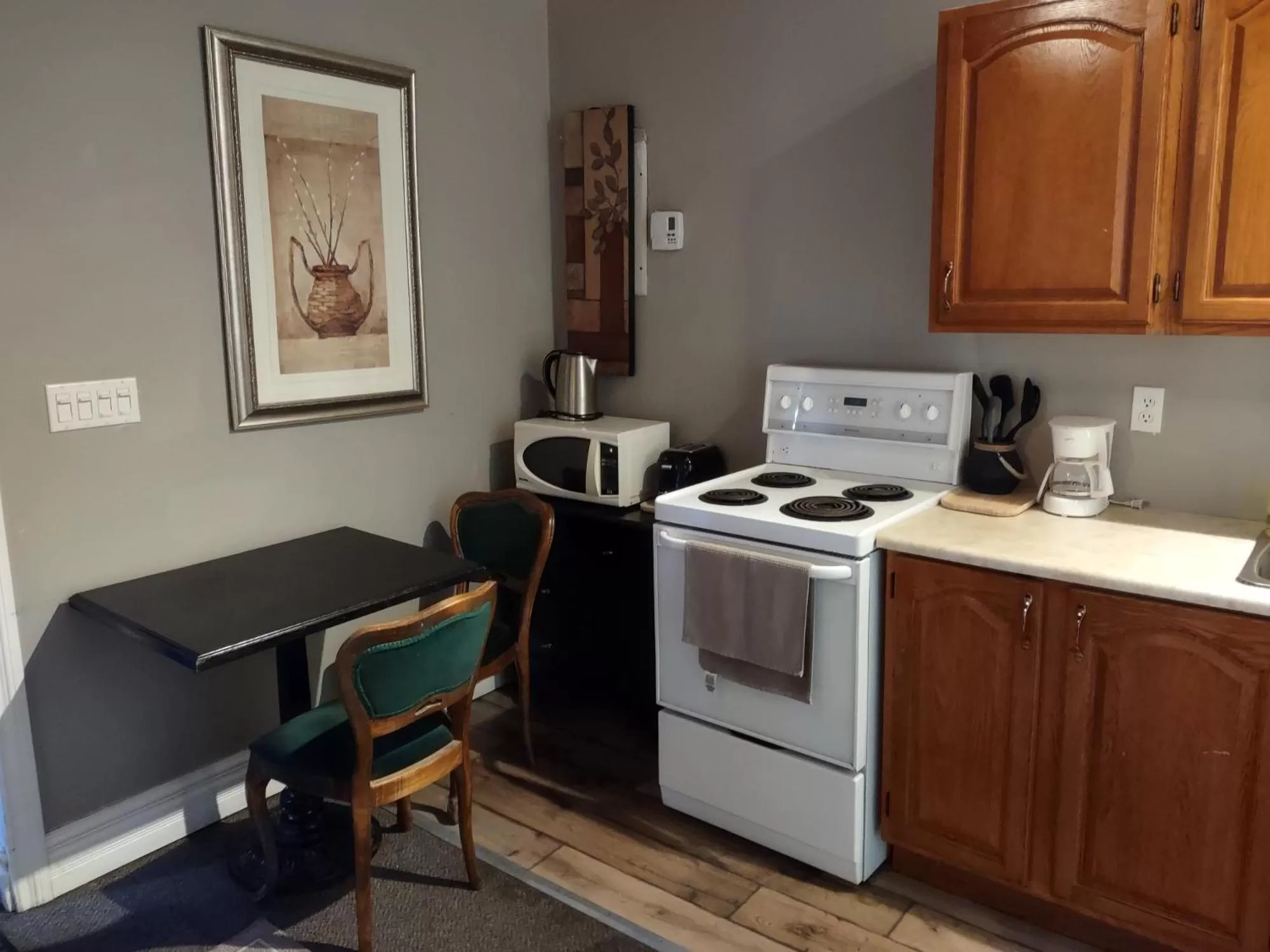 Coffee/tea facilities, Kitchen/Kitchenette in The King George Inn