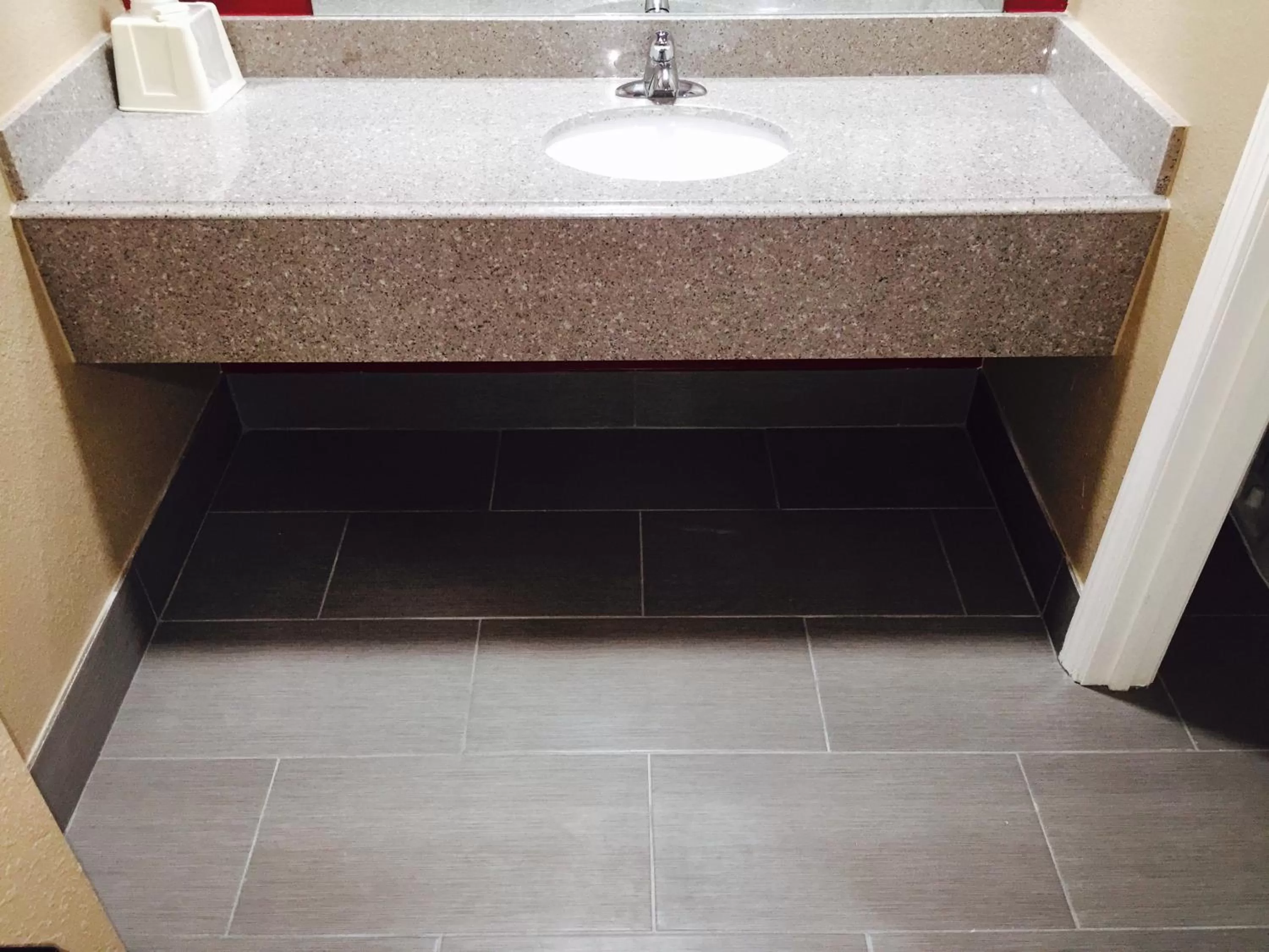 Bathroom in Deluxe Inn