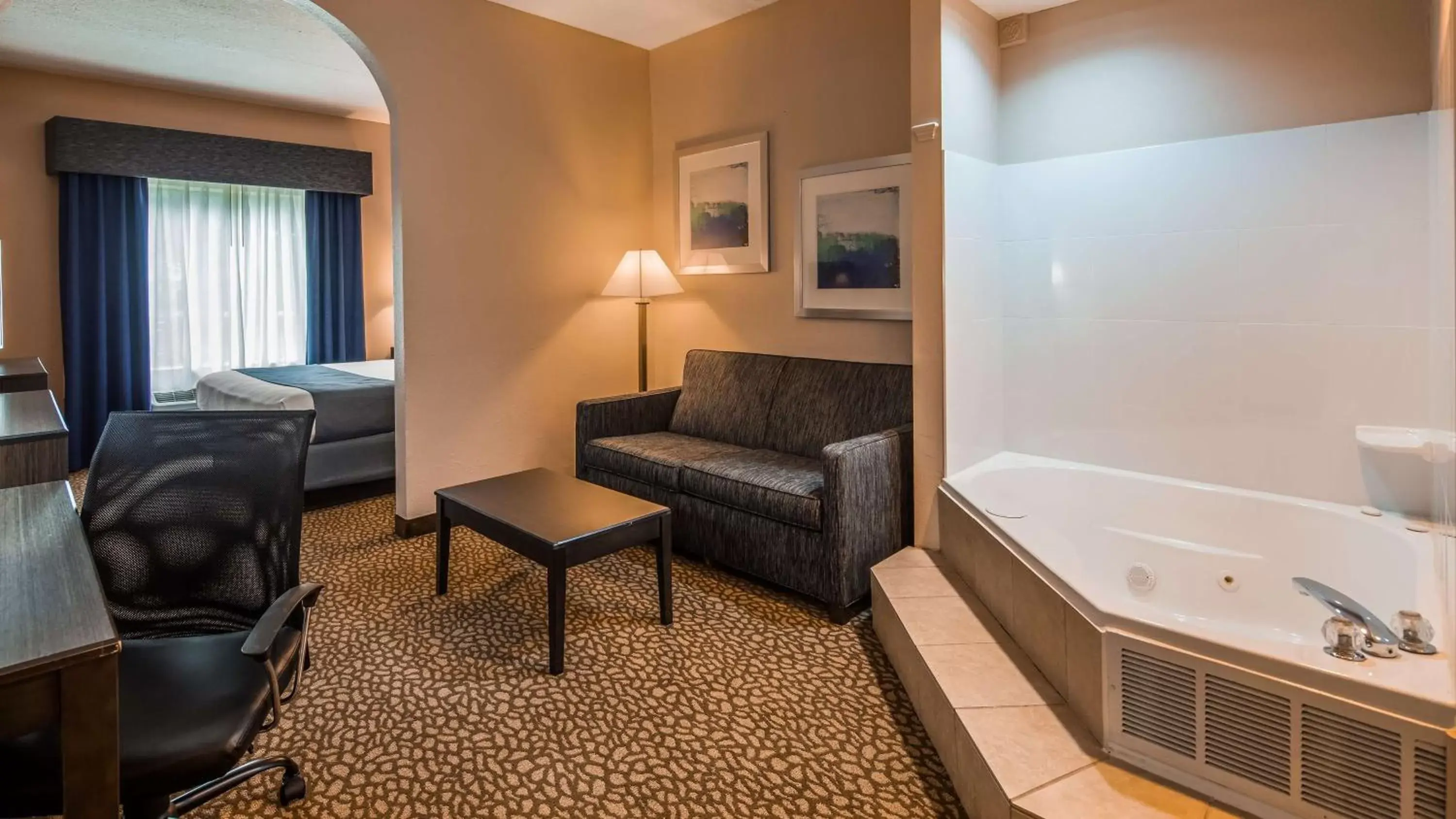 King Suite with Spa Bath - Non Smoking in Best Western Plus Bradenton Hotel & Suites King Suite with Spa Bath - Non Smoking in Best Western Plus Bradenton Hotel & Suites