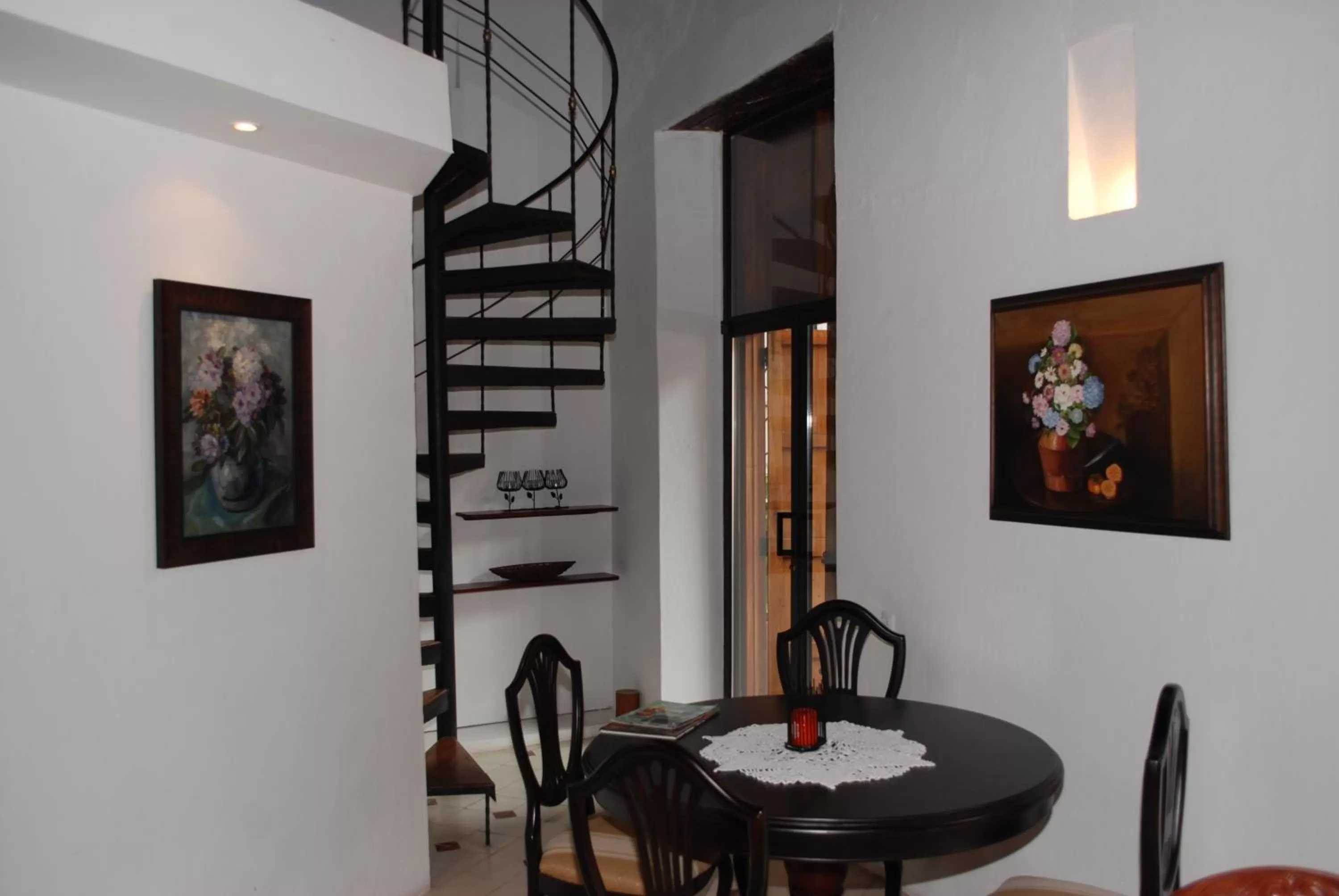 Dining area in Alfiz Hotel