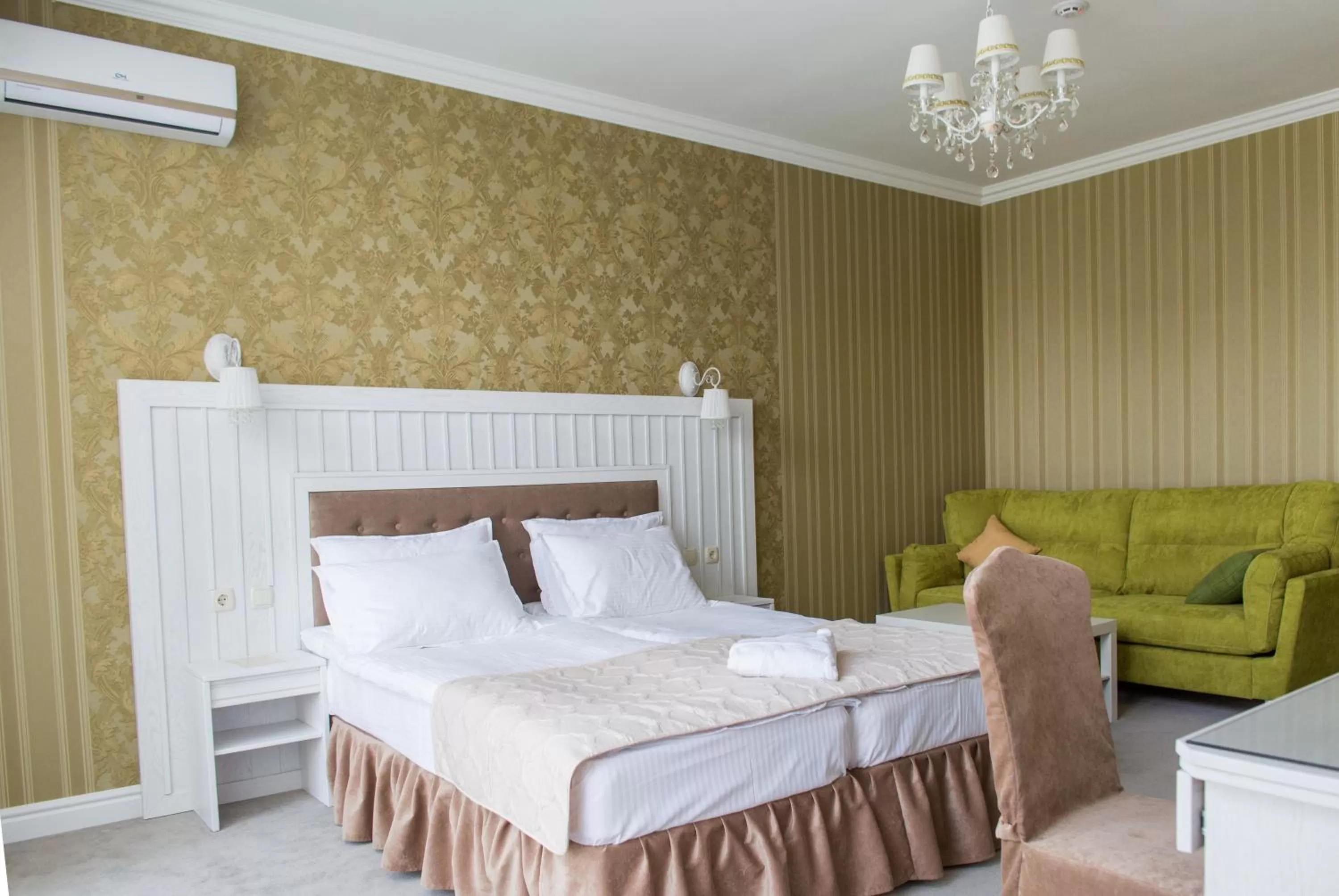 Area and facilities, Bed in Boutique Hotel Deluxe