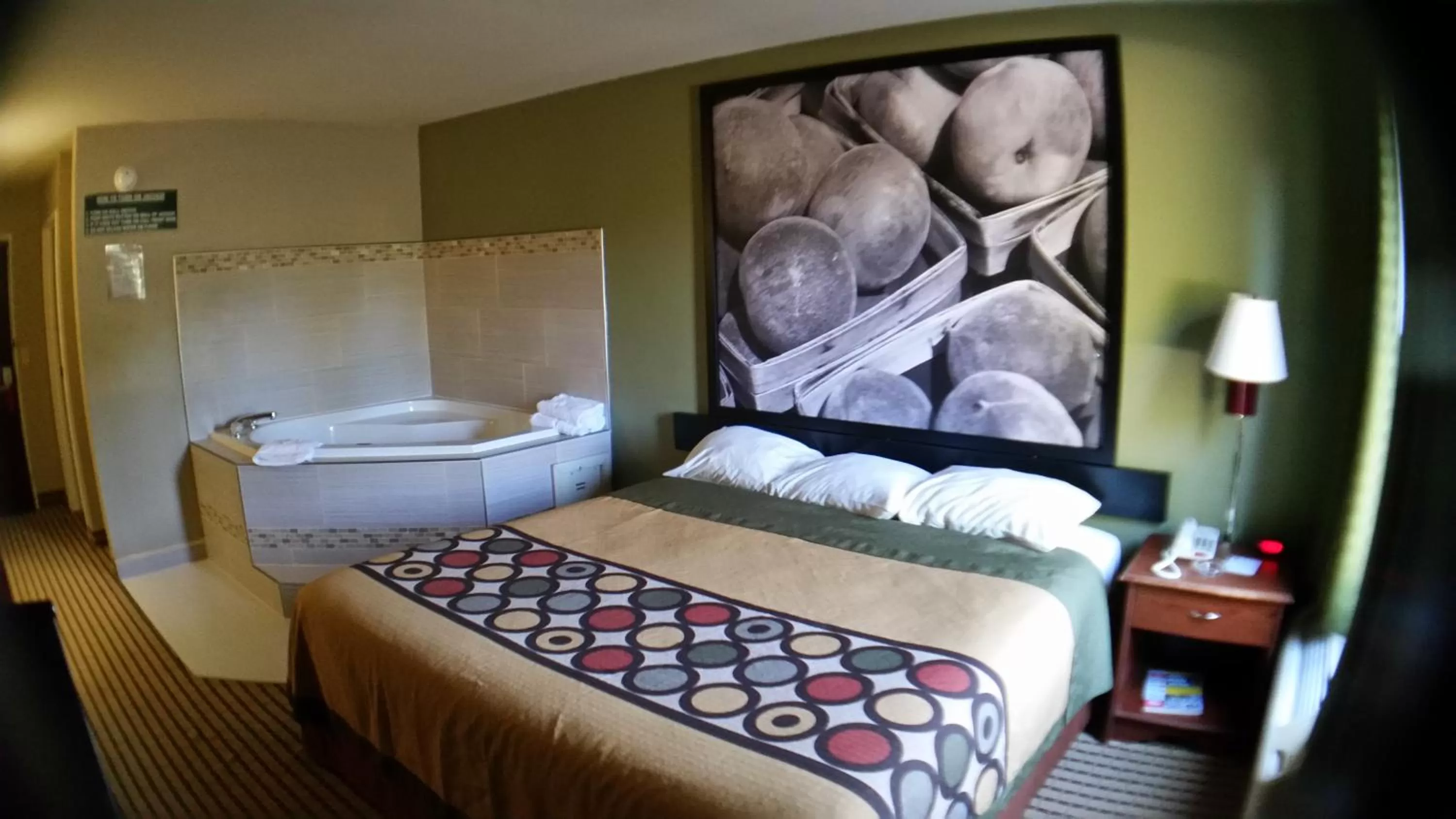 Photo of the whole room in Super 8 by Wyndham Dawsonville