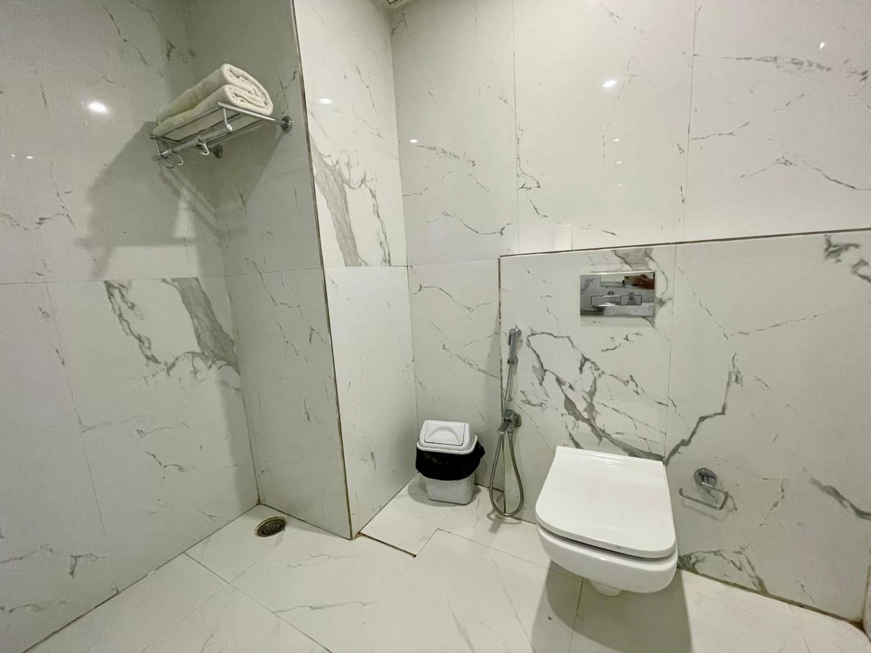 Bathroom in Hotel TBS sea view ! Puri