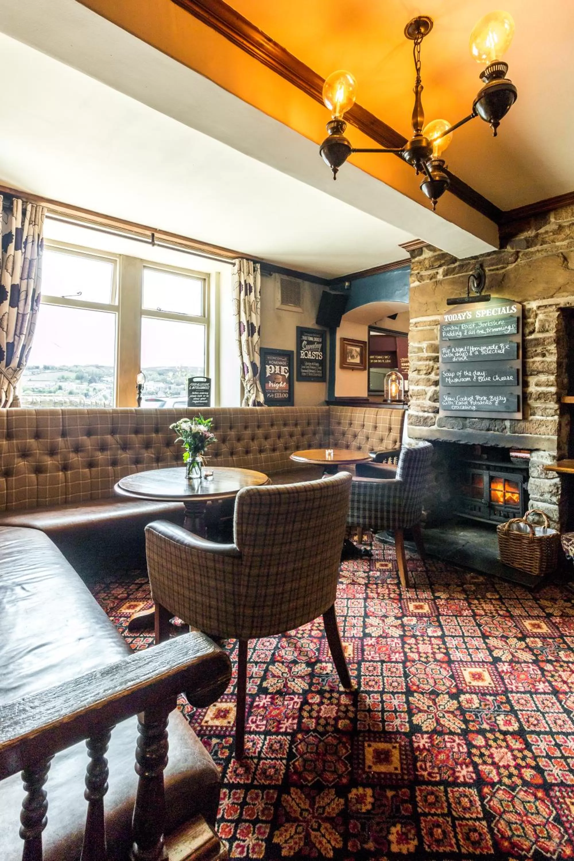 Lounge or bar in The Fleece Inn