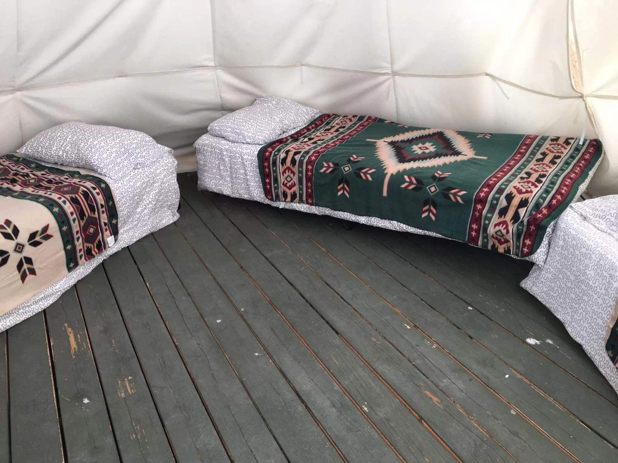 Bed in Olancha RV Park and Motel