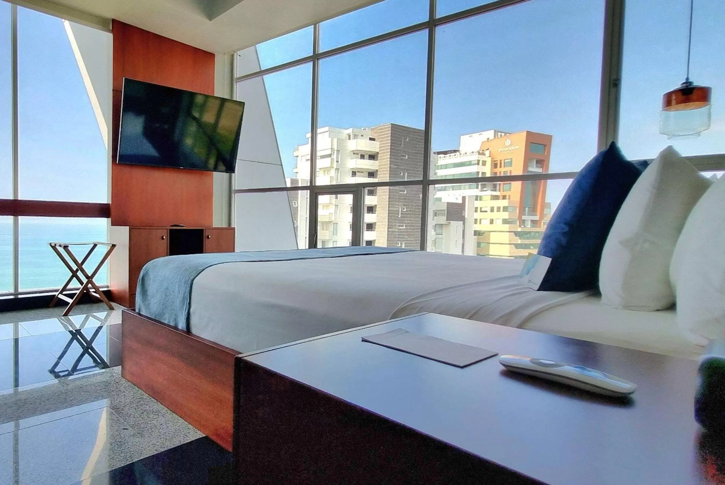 Photo of the whole room, Bed in Wyndham Manta Sail Plaza Hotel and Convention Center