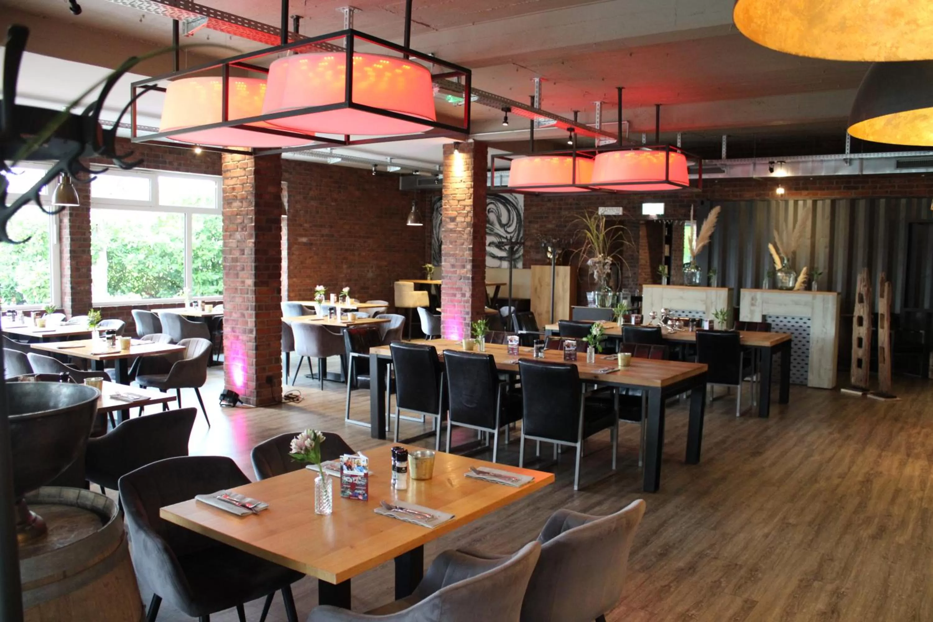 Restaurant/places to eat in Hotel Mintarder Wasserbahnhof