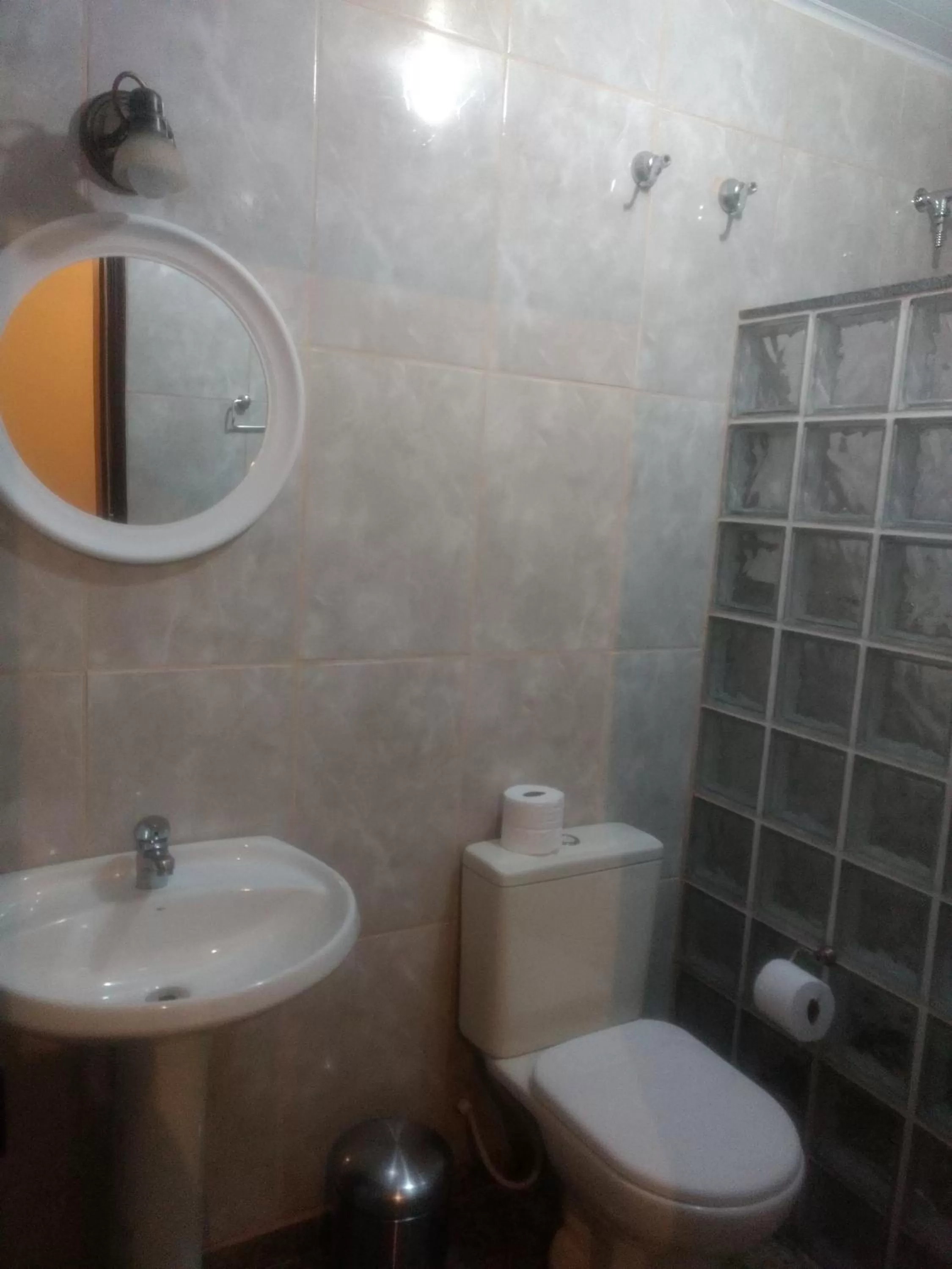 Bathroom in Cumbipar King Hotel