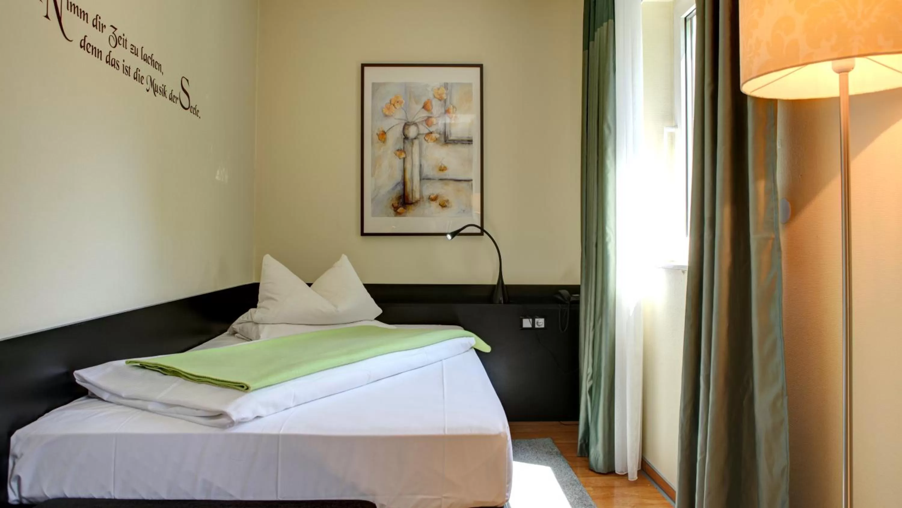 Photo of the whole room, Bed in Gartenstadt Hotel