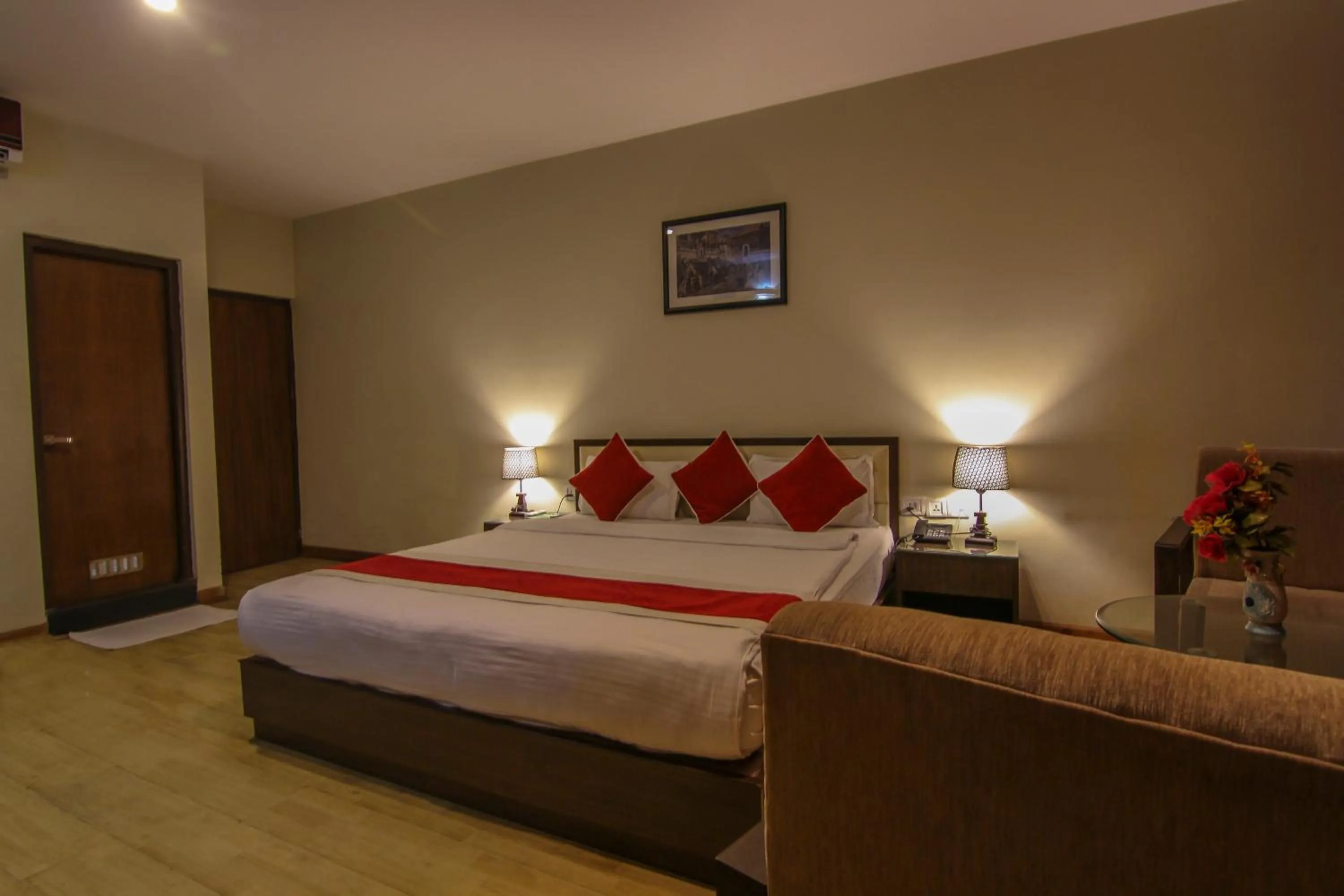 Bedroom, Bed in Hotel Regal Airport
