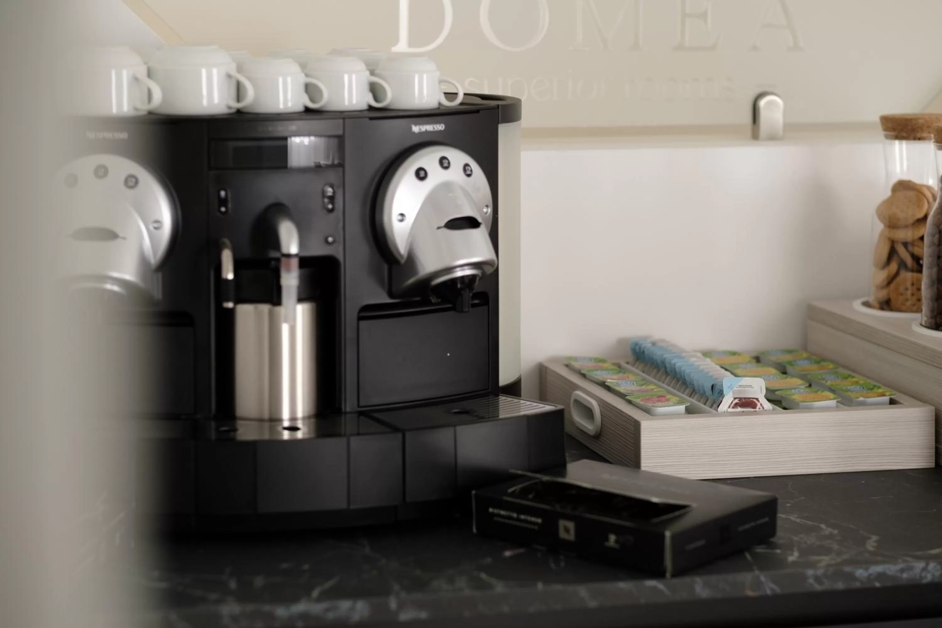 Coffee/tea facilities in Domea Superior Rooms Bed and Breakfast