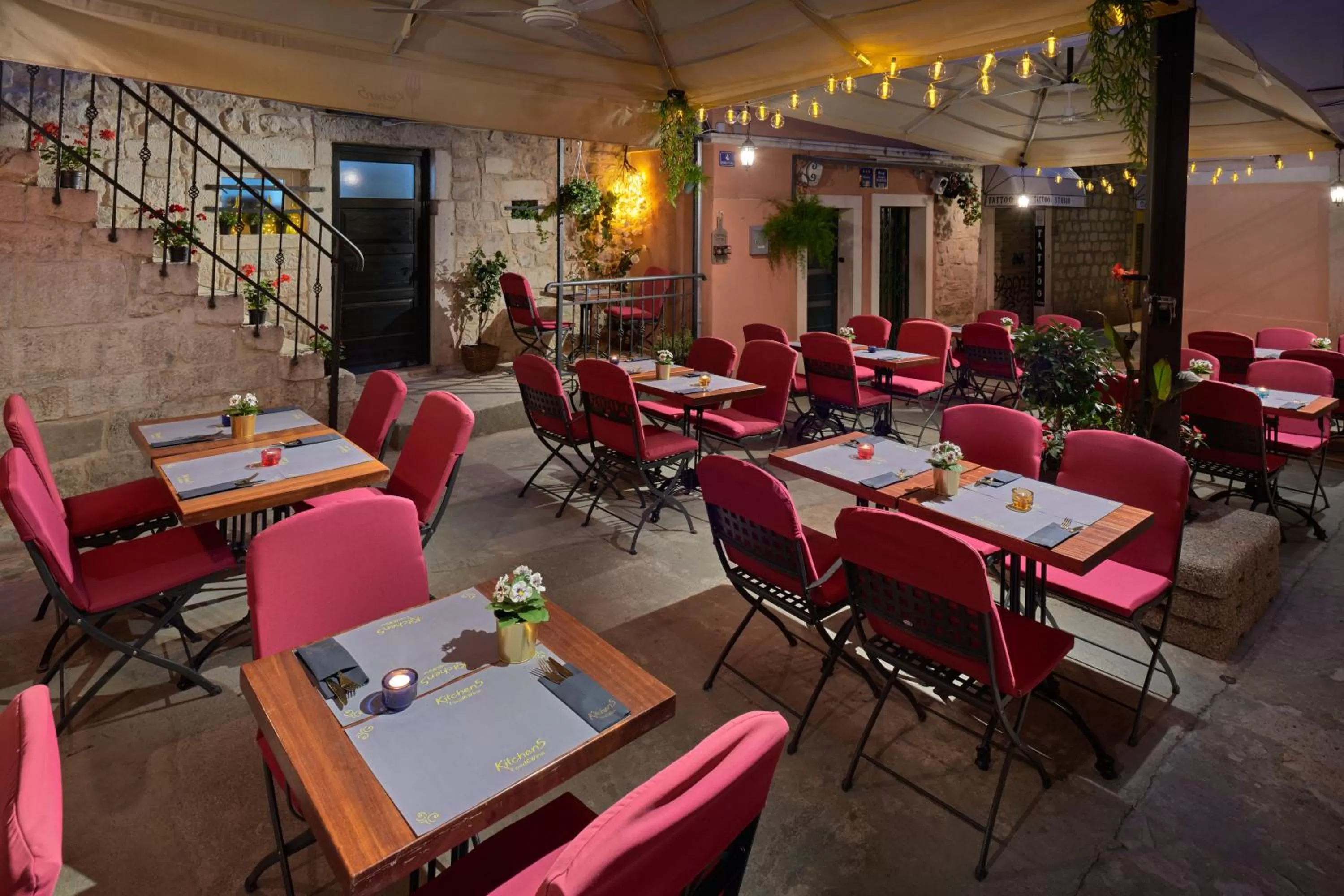 Restaurant/places to eat in Piazza Heritage Hotel