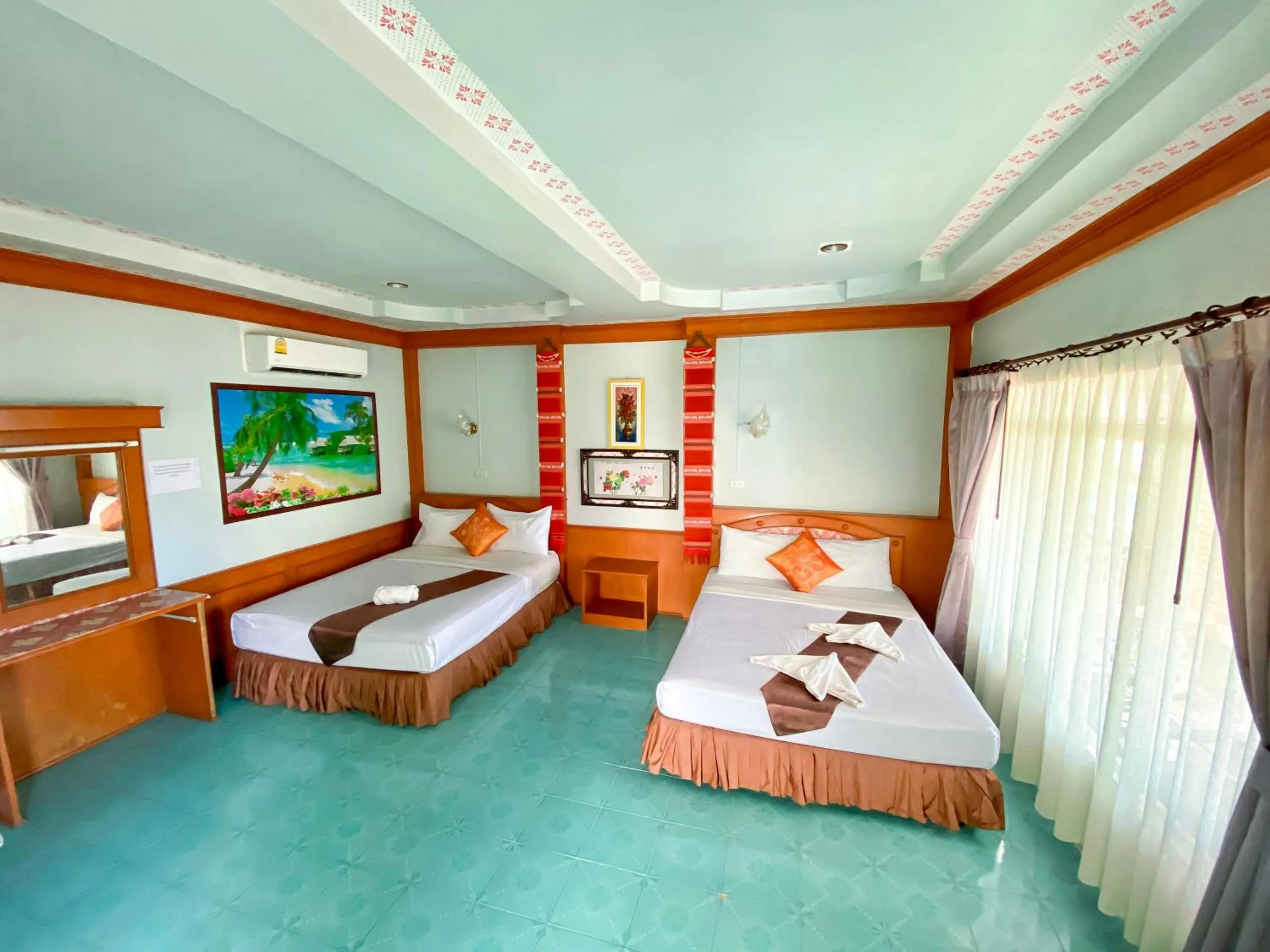 Bed in Lanta Paradise Beach Resort