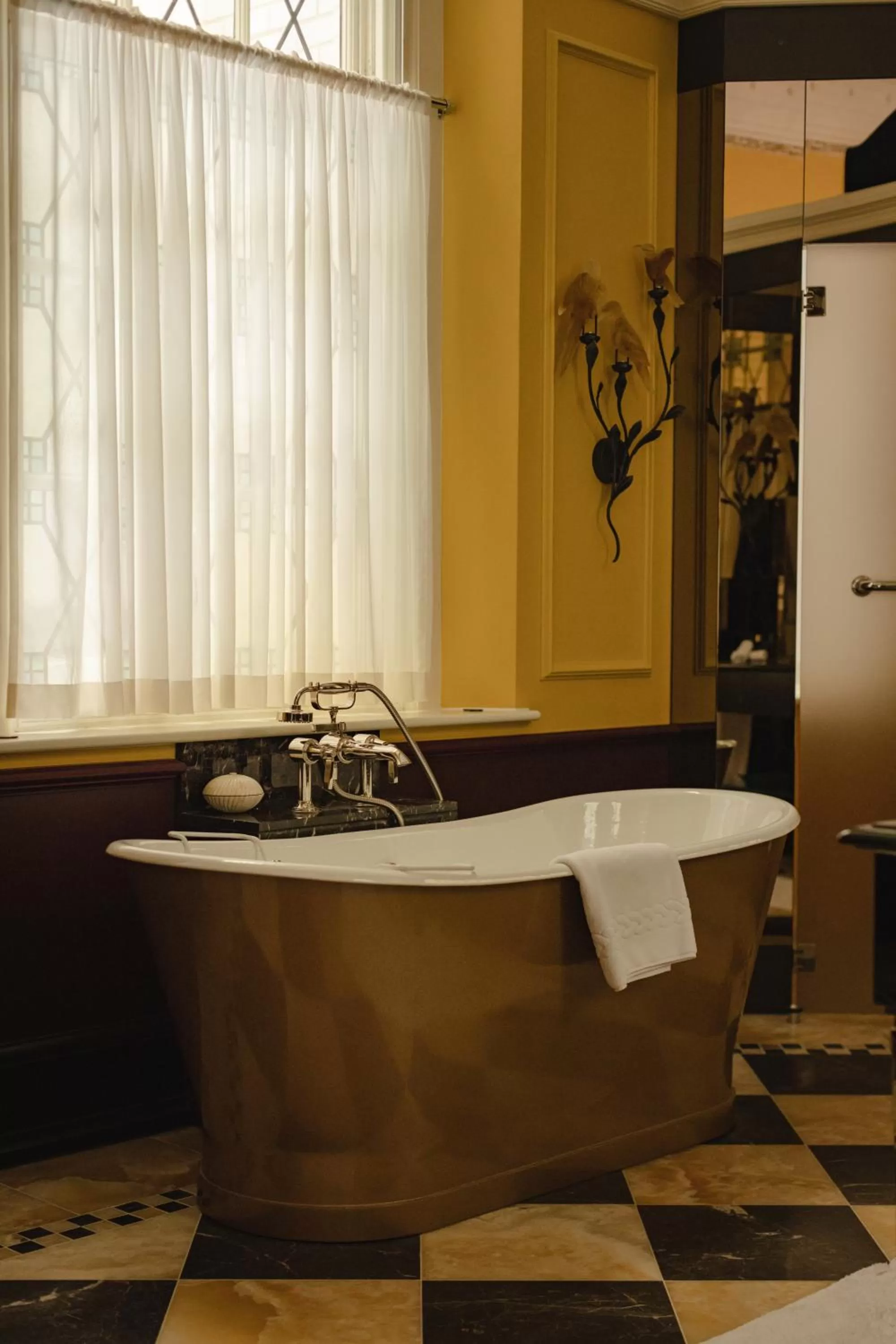 Bathroom in L'oscar London