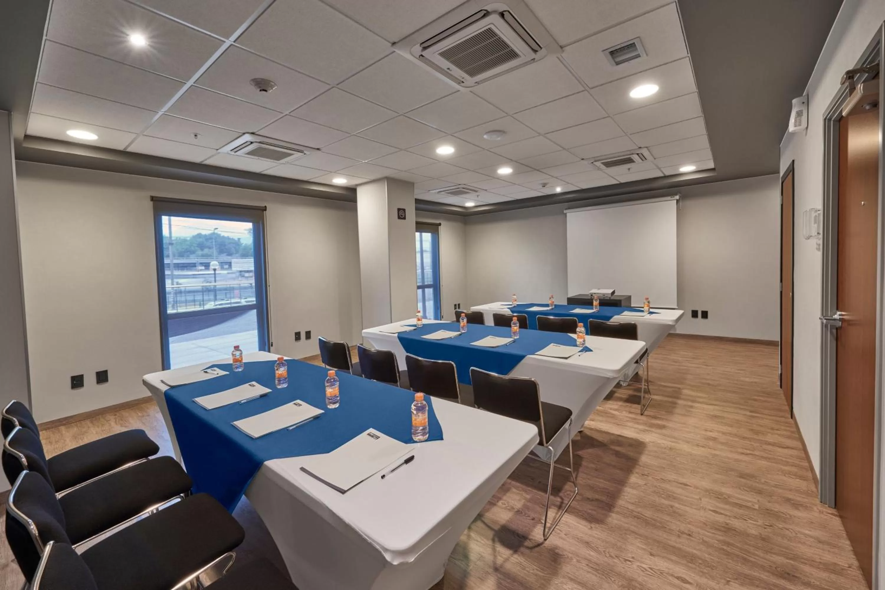 Meeting/conference room in City Express Plus by Marriott Leon Centro de Convenciones
