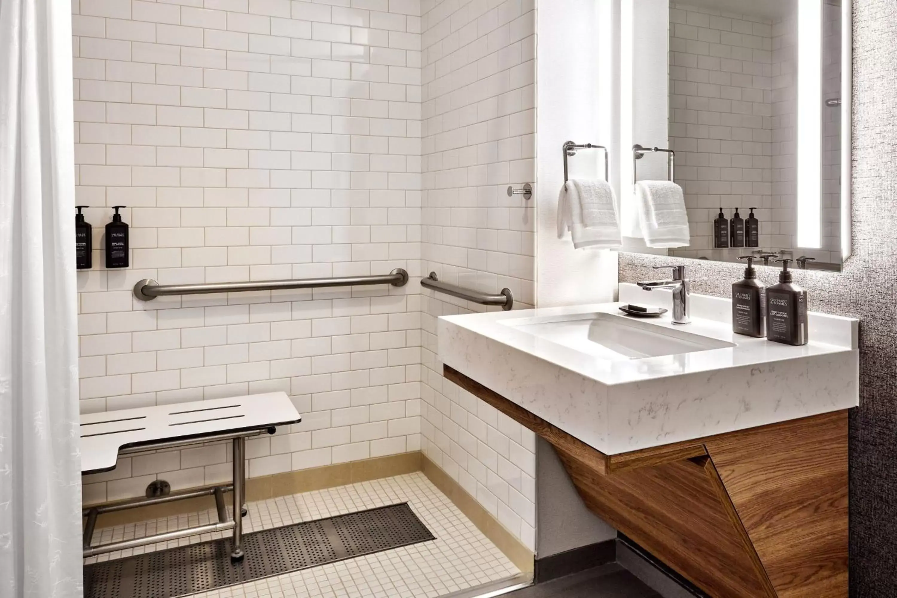 Double Room with Two Double Beds and Premium View - Mobility and Hearing Accessible with Tub in Sheraton Phoenix Downtown Double Room with Two Double Beds and Premium View - Mobility and Hearing Accessible with Tub in Sheraton Phoenix Downtown