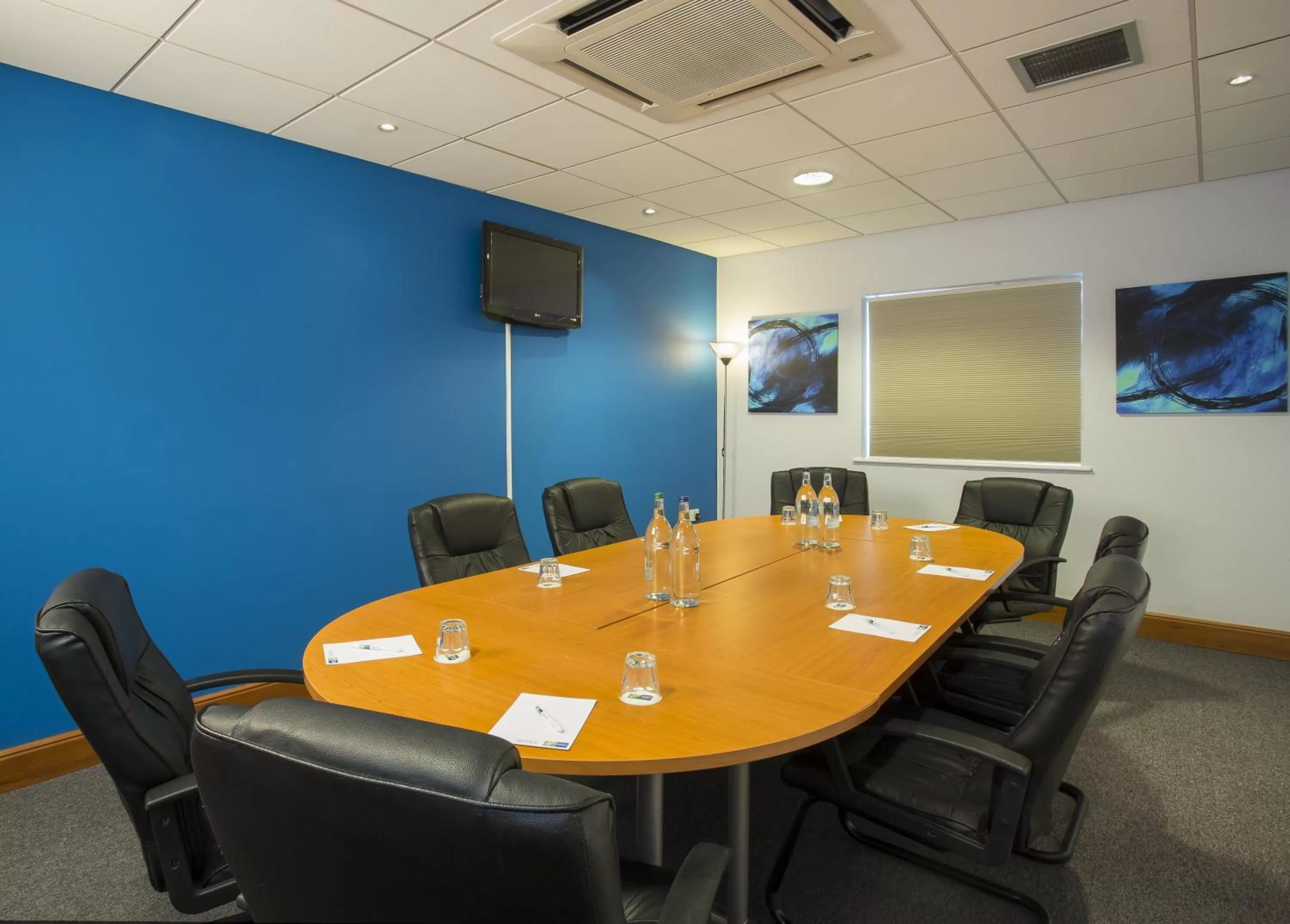 Meeting/conference room in Holiday Inn Express Braintree by IHG