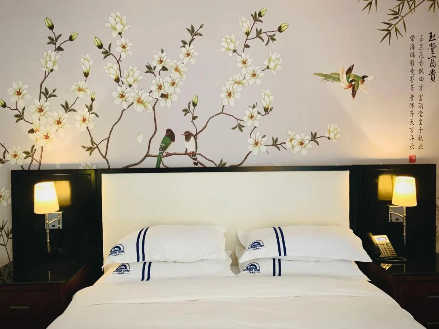 Bed in Wangshi China Palace