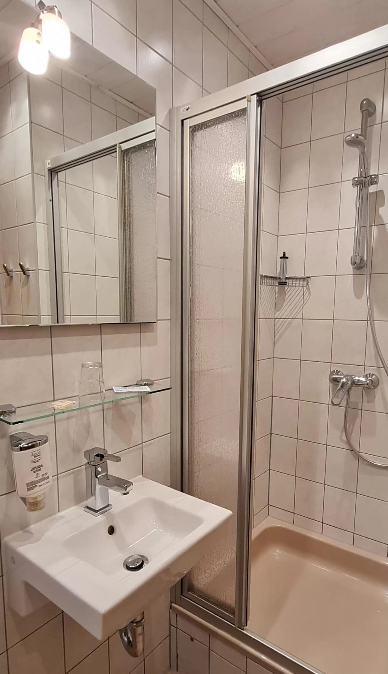 Bathroom in Hotel Prox