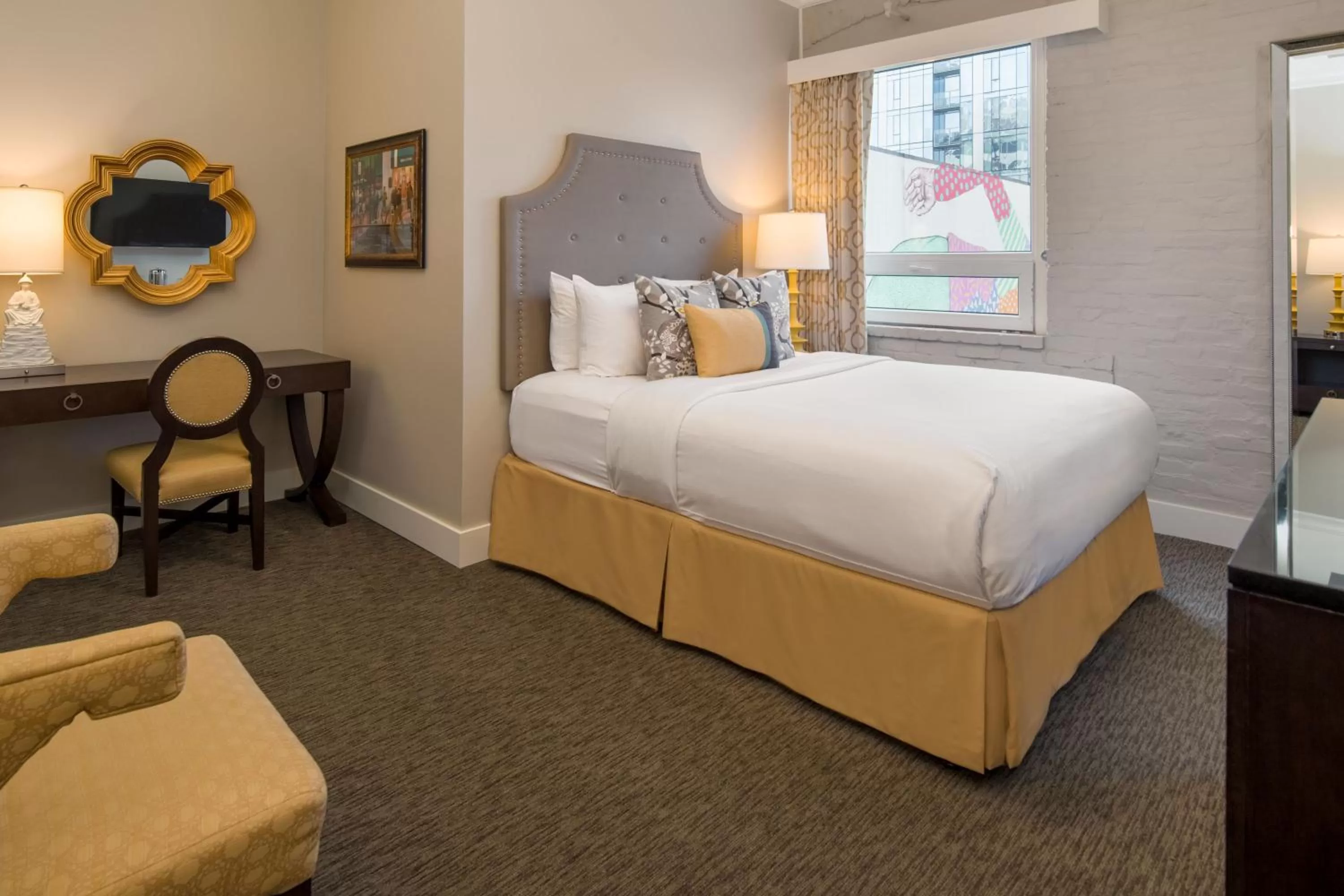 Bed in The Mark Spencer Hotel