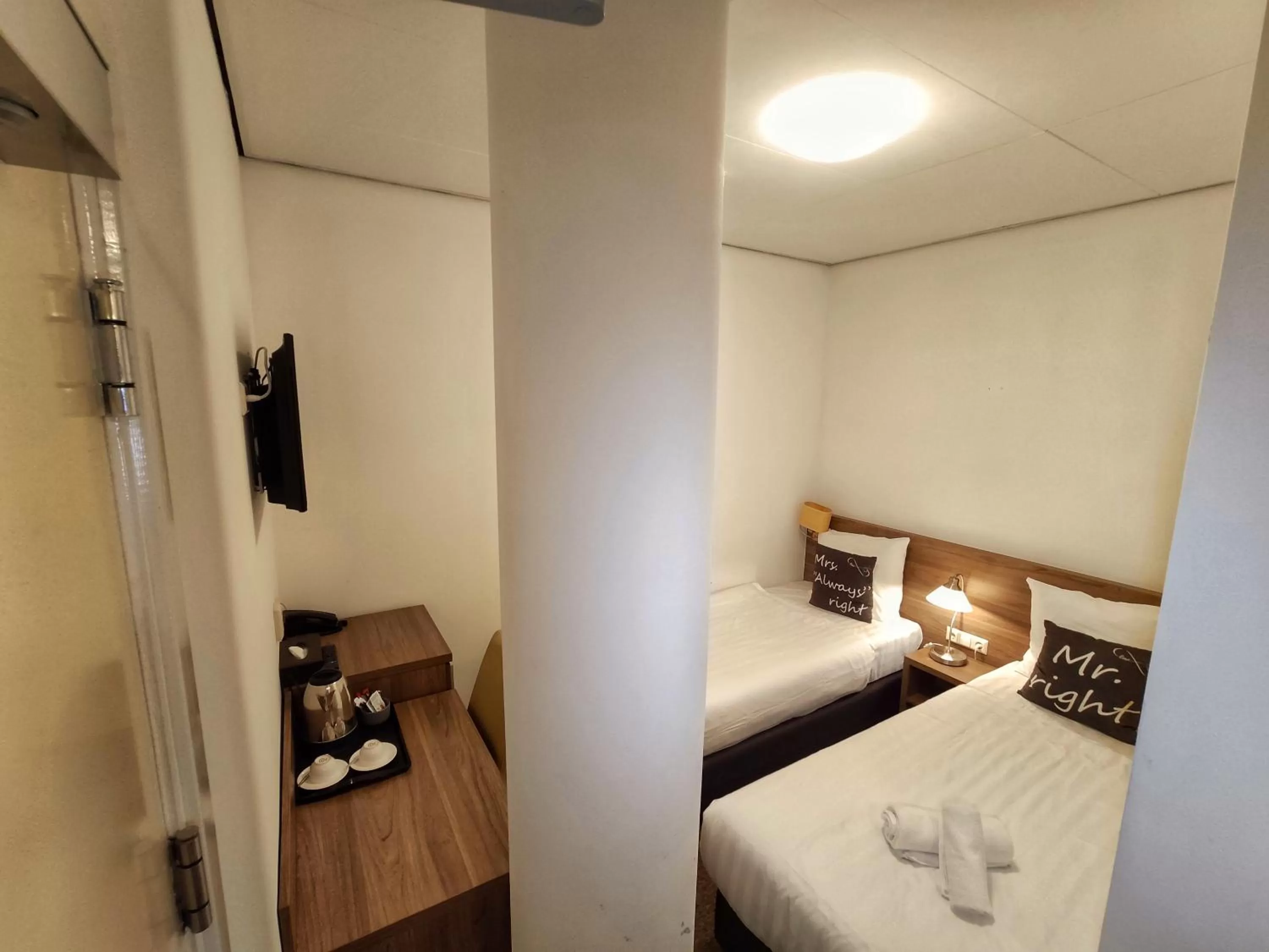 Bed in Hotel Hague Center