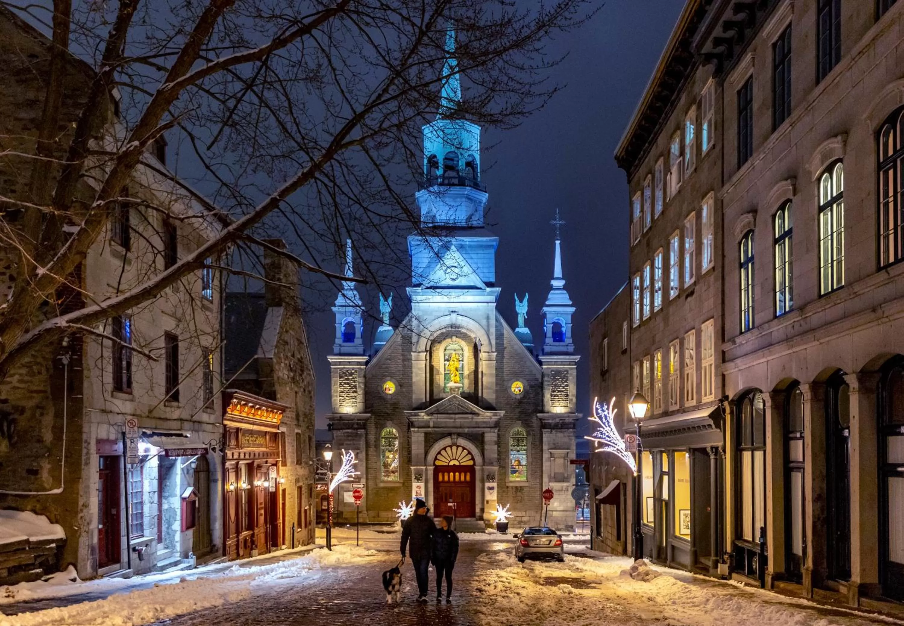 Nearby landmark in Holiday Inn Montreal Centre Ville Downtown by IHG