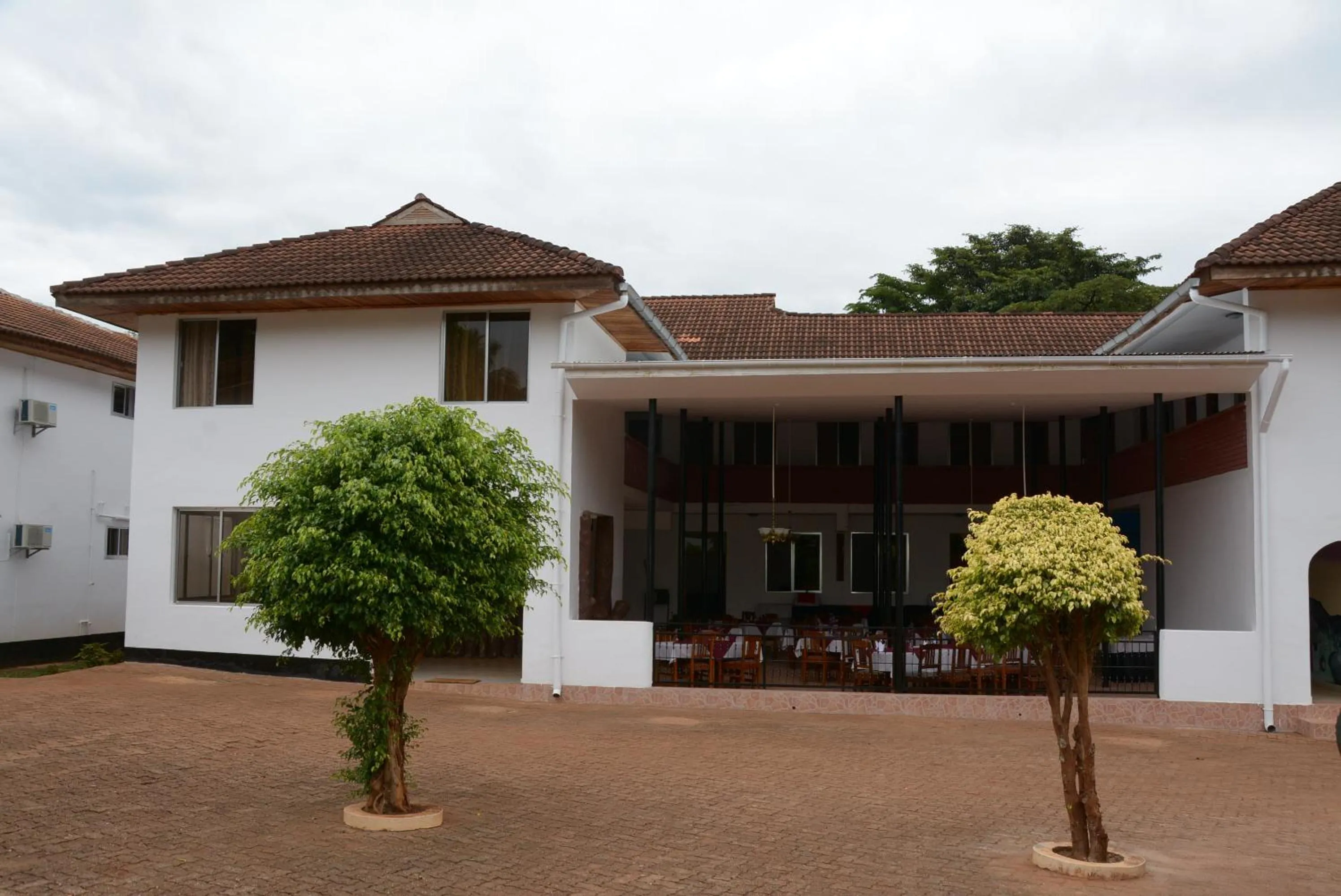 Restaurant/places to eat in Keys Hotel Mbokomu Branch