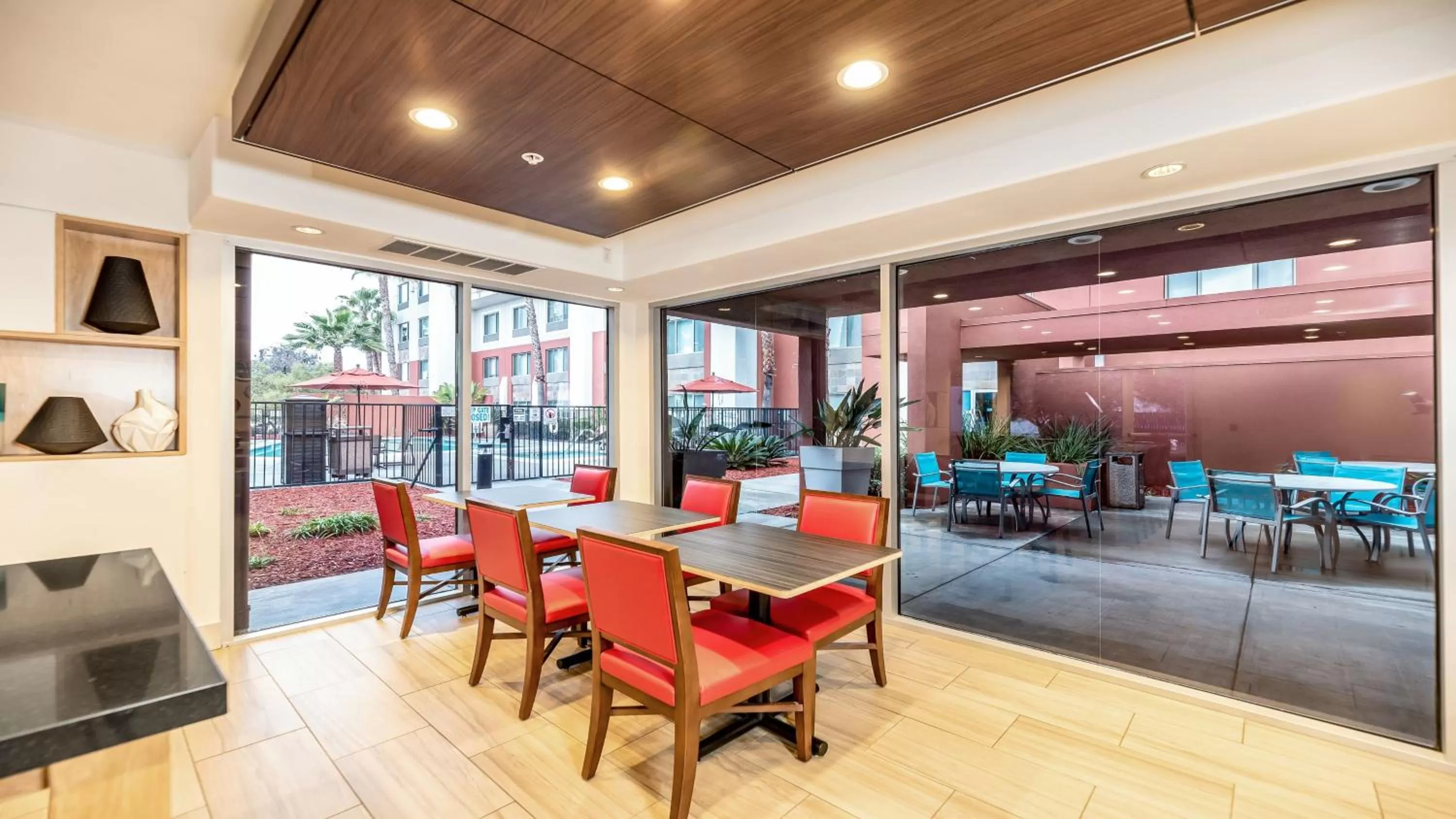 Restaurant/places to eat in Holiday Inn Express Fremont - Milpitas Central by IHG