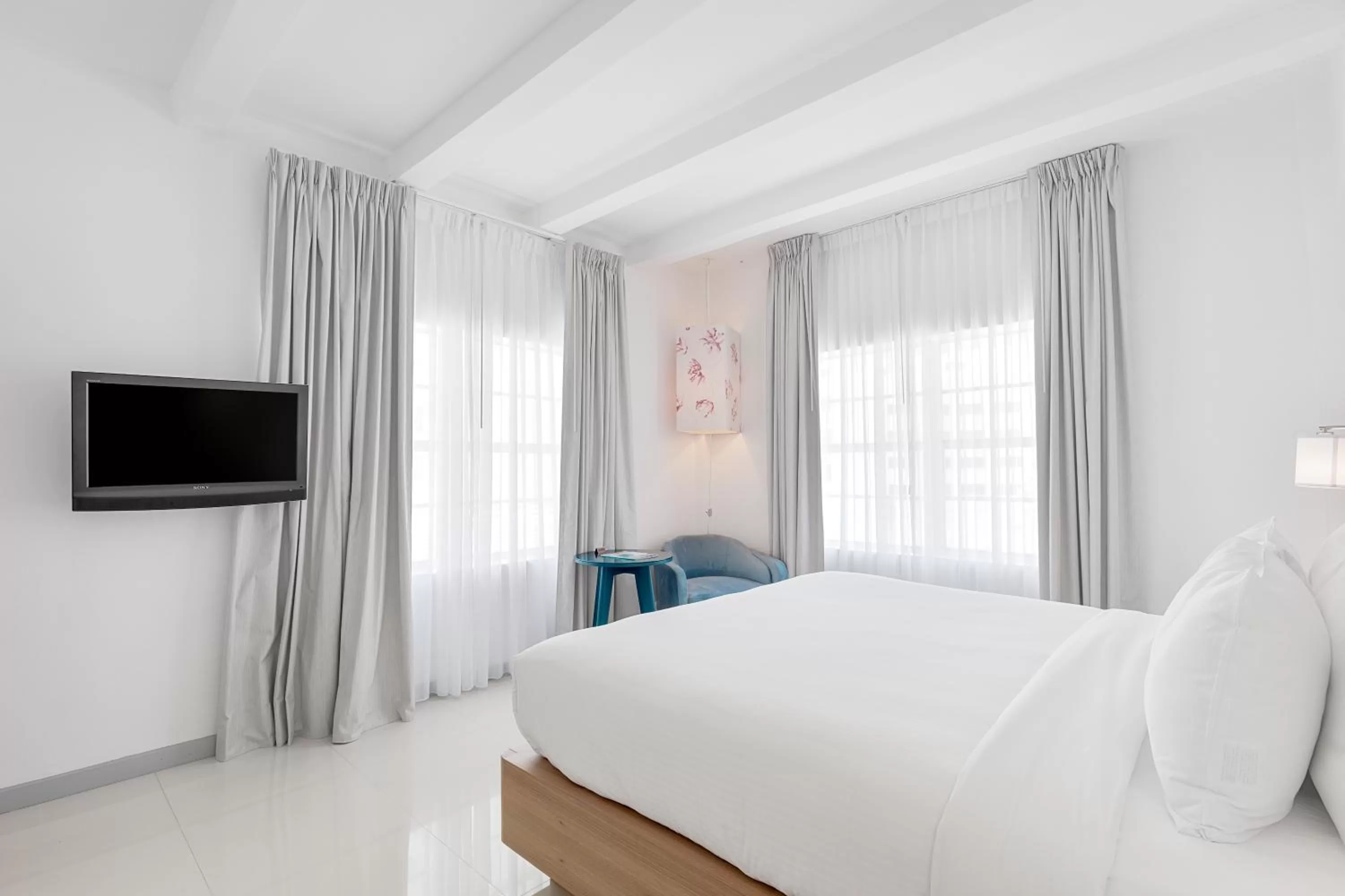 Bed in Townhouse by Luxurban