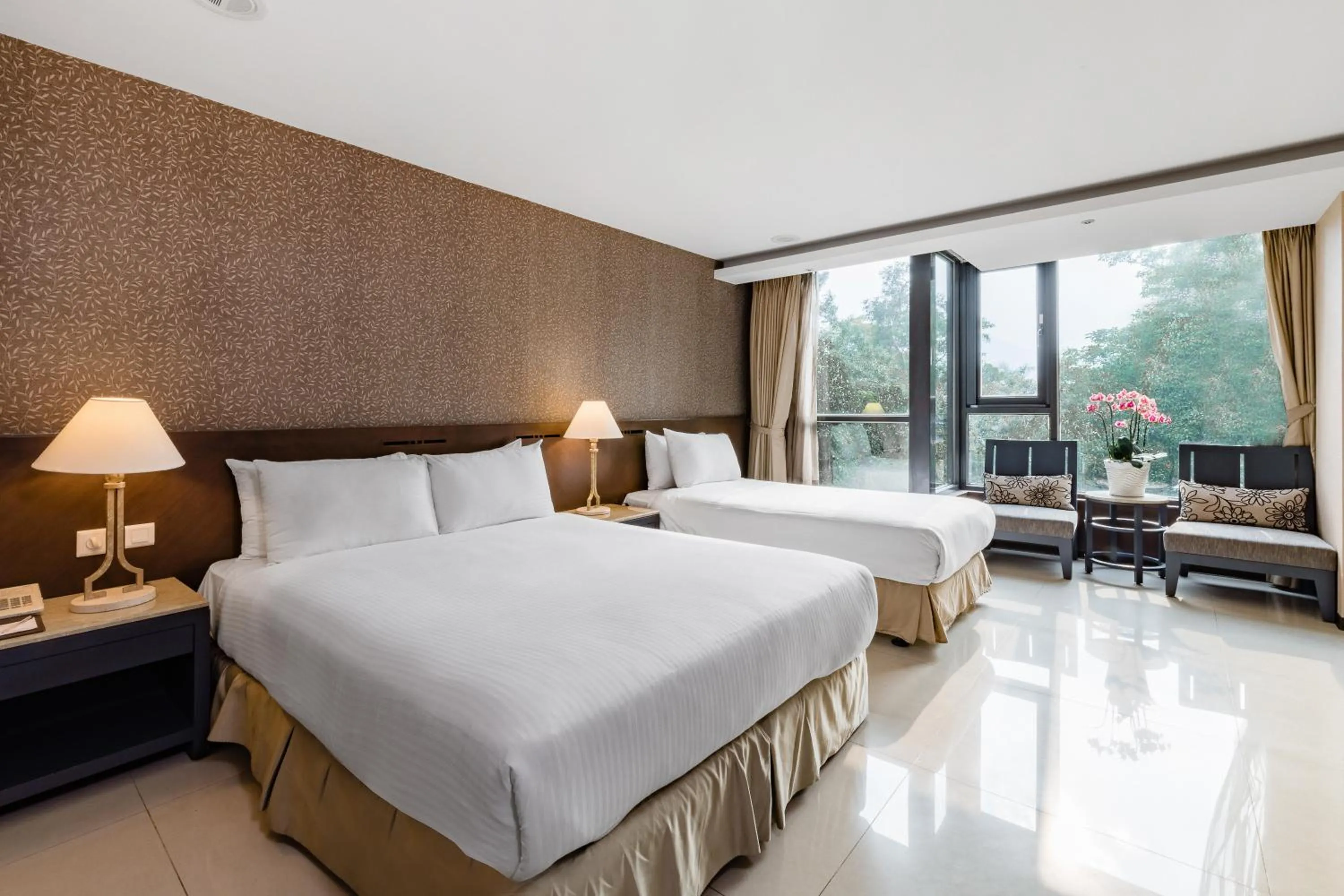 Photo of the whole room, Bed in Great Roots Forestry Spa Resort