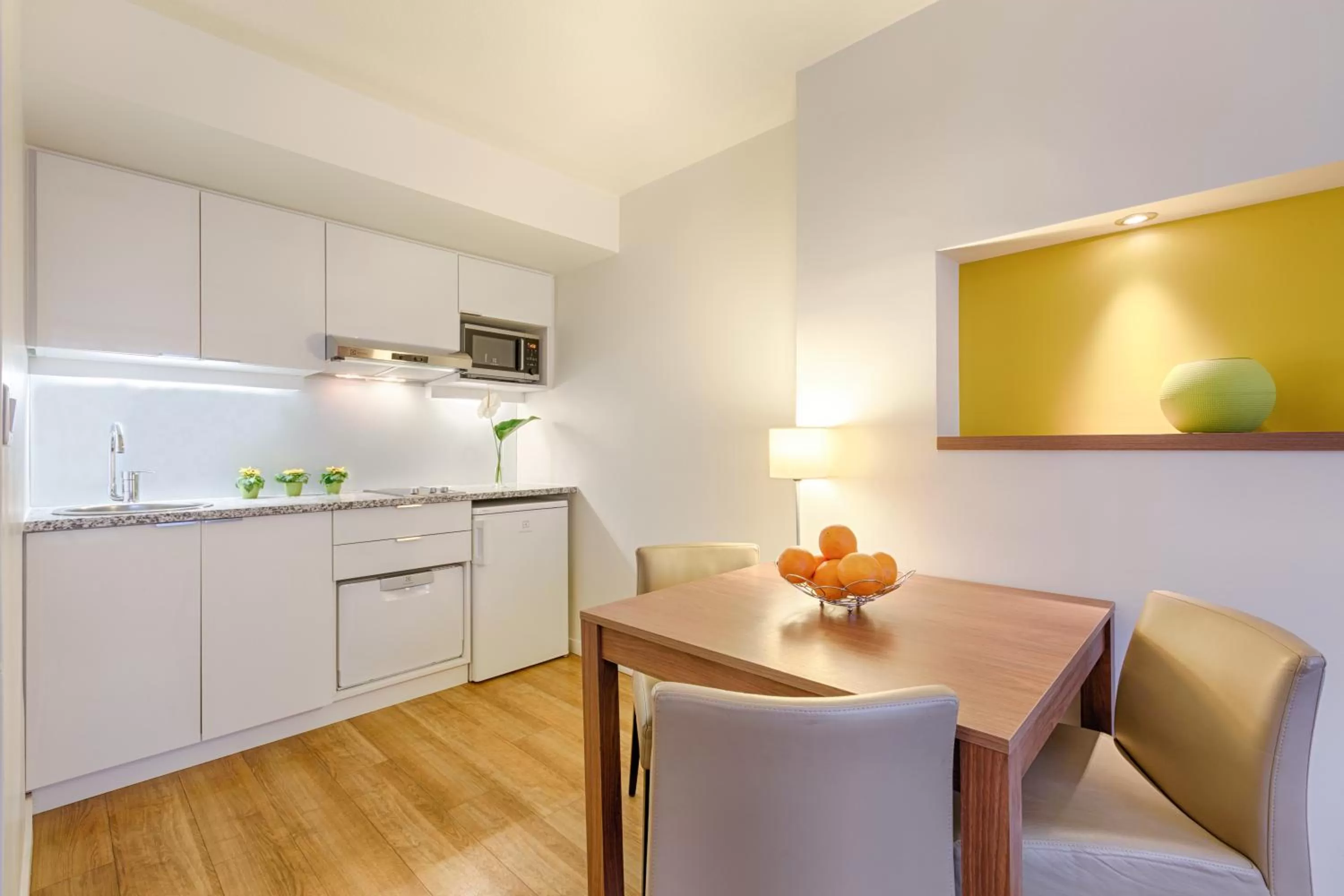 Kitchen or kitchenette in Citadines Place d'Italie Paris