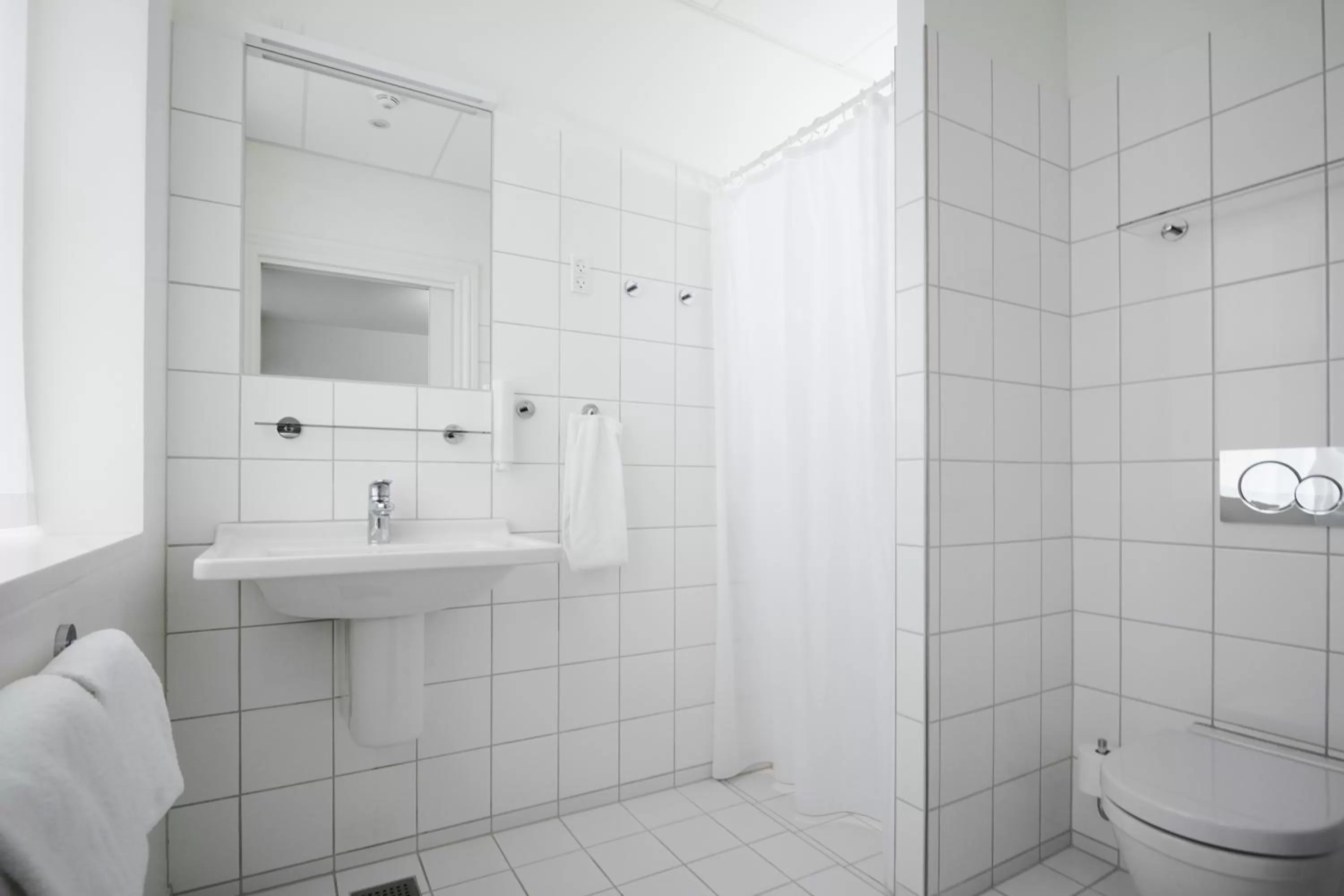 Shower in Tornøes Hotel
