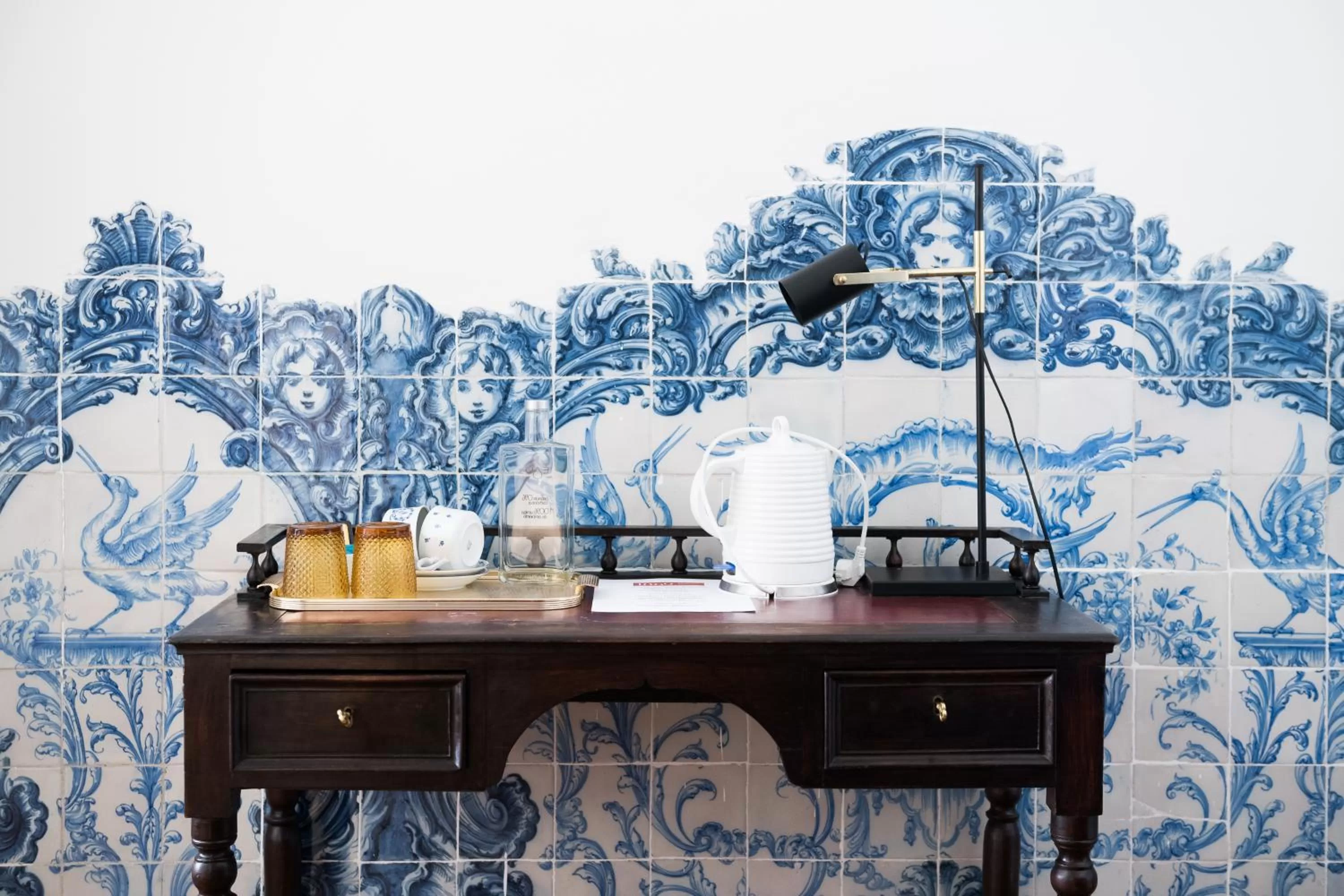 Coffee/tea facilities in 1869 Príncipe Real House