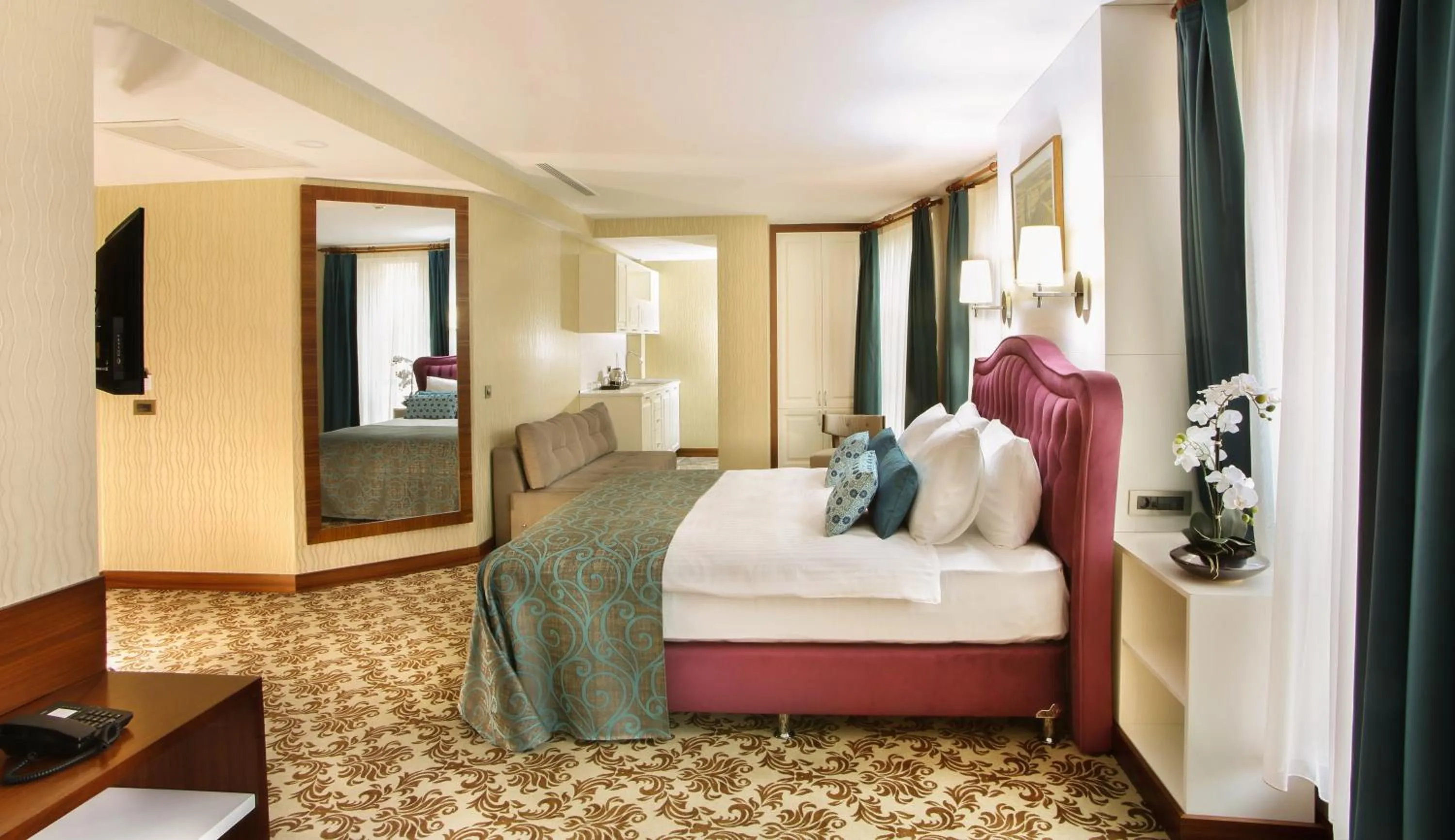 Shower in Mard-inn Hotel