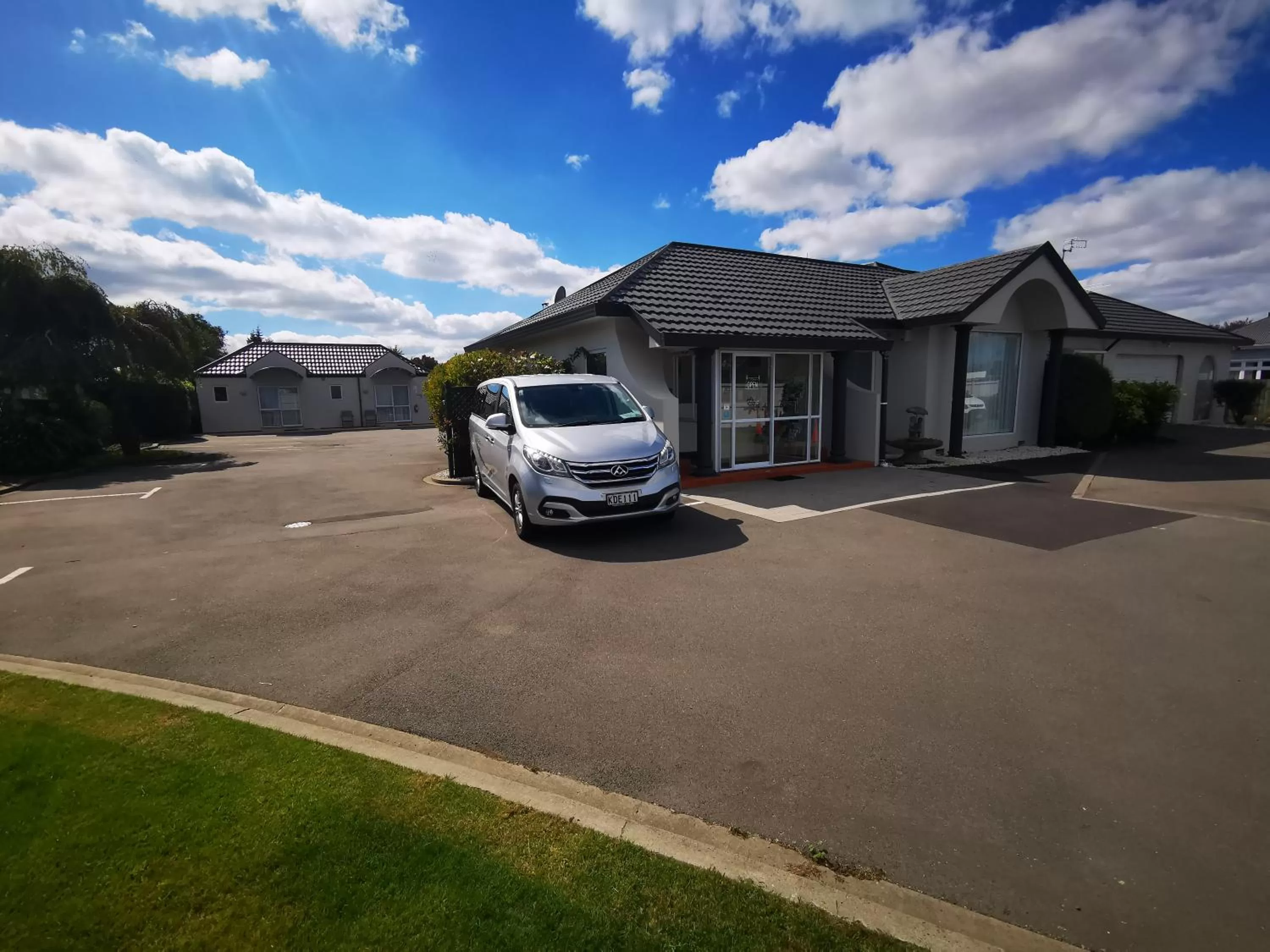Property building in Airport Birches Motel
