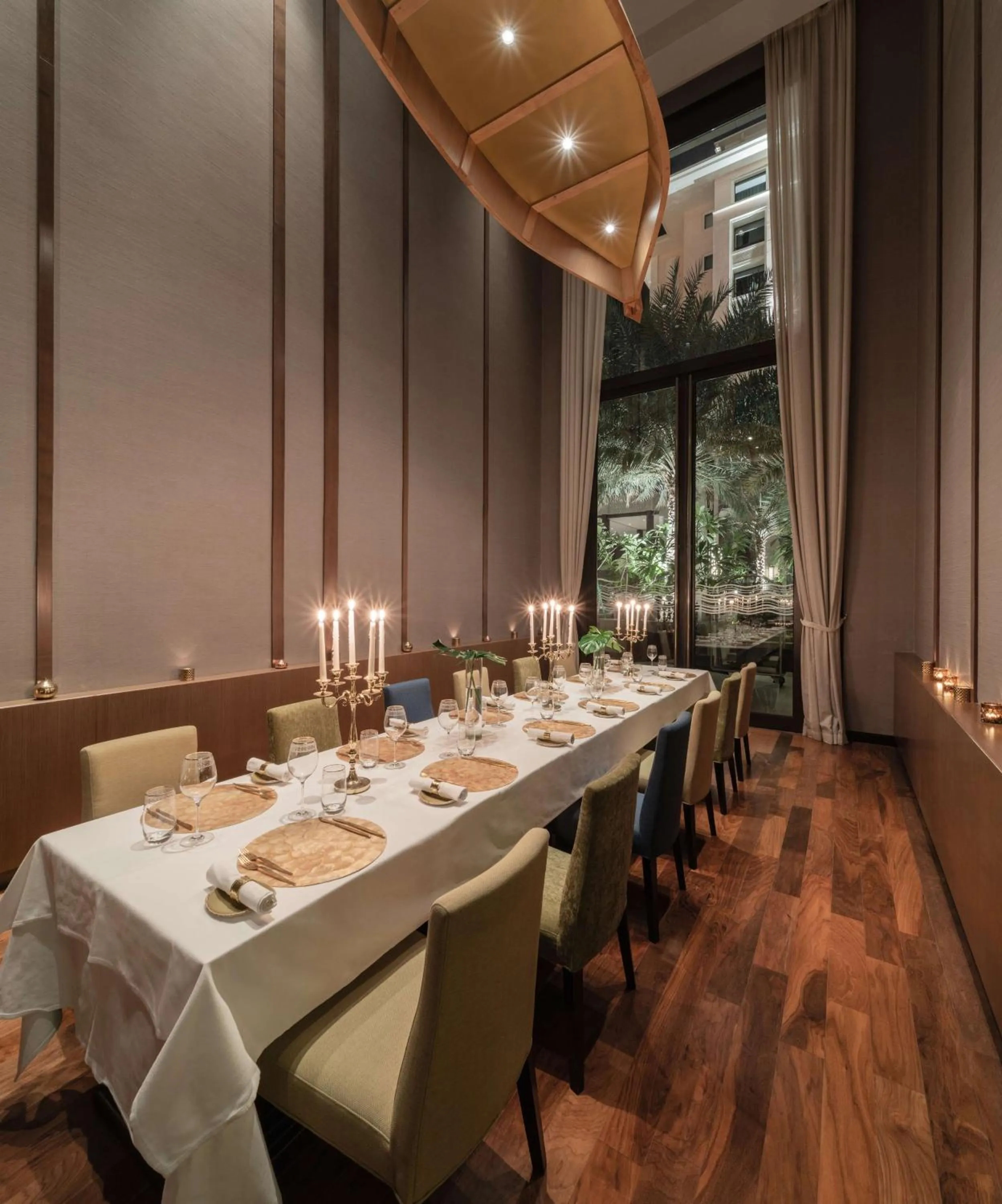 Restaurant/places to eat in Radisson Collection Muscat, Hormuz Grand