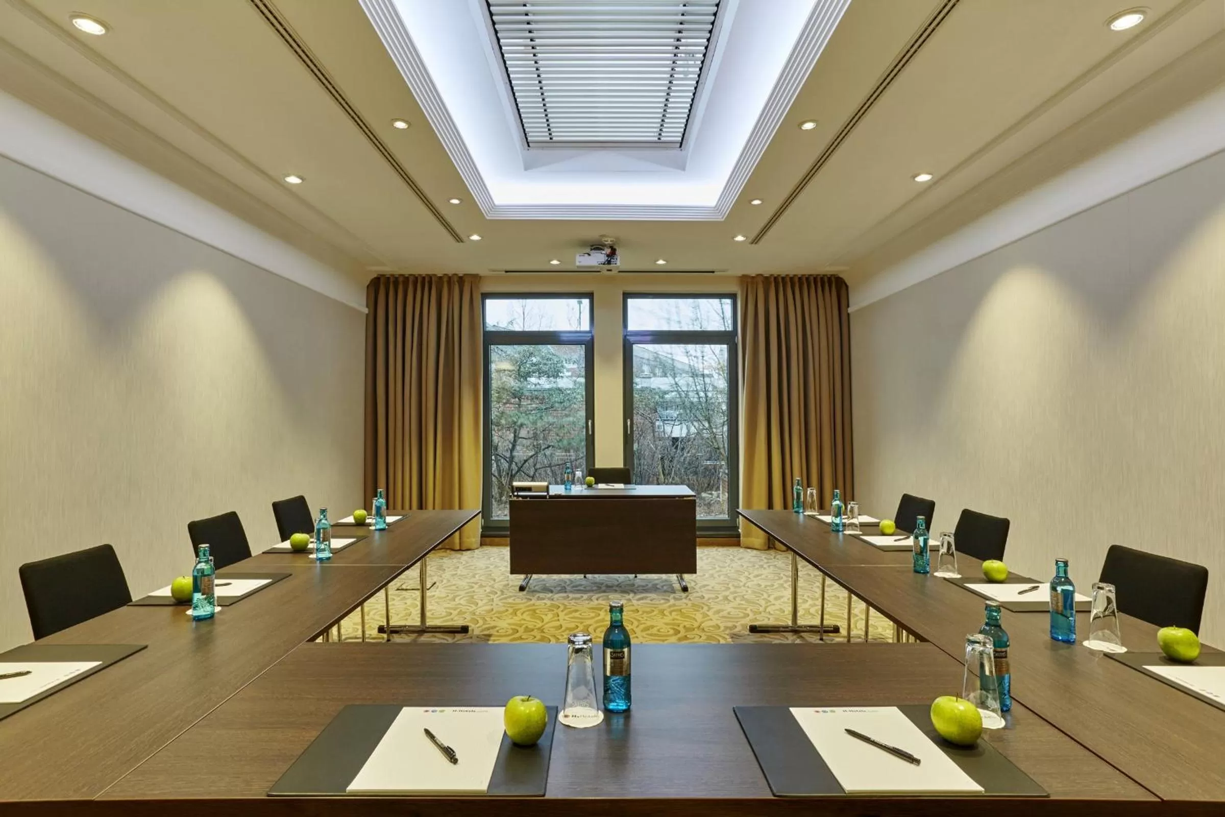 Meeting/conference room in H4 Hotel Hannover Messe, Trademark Collection by Wyndham