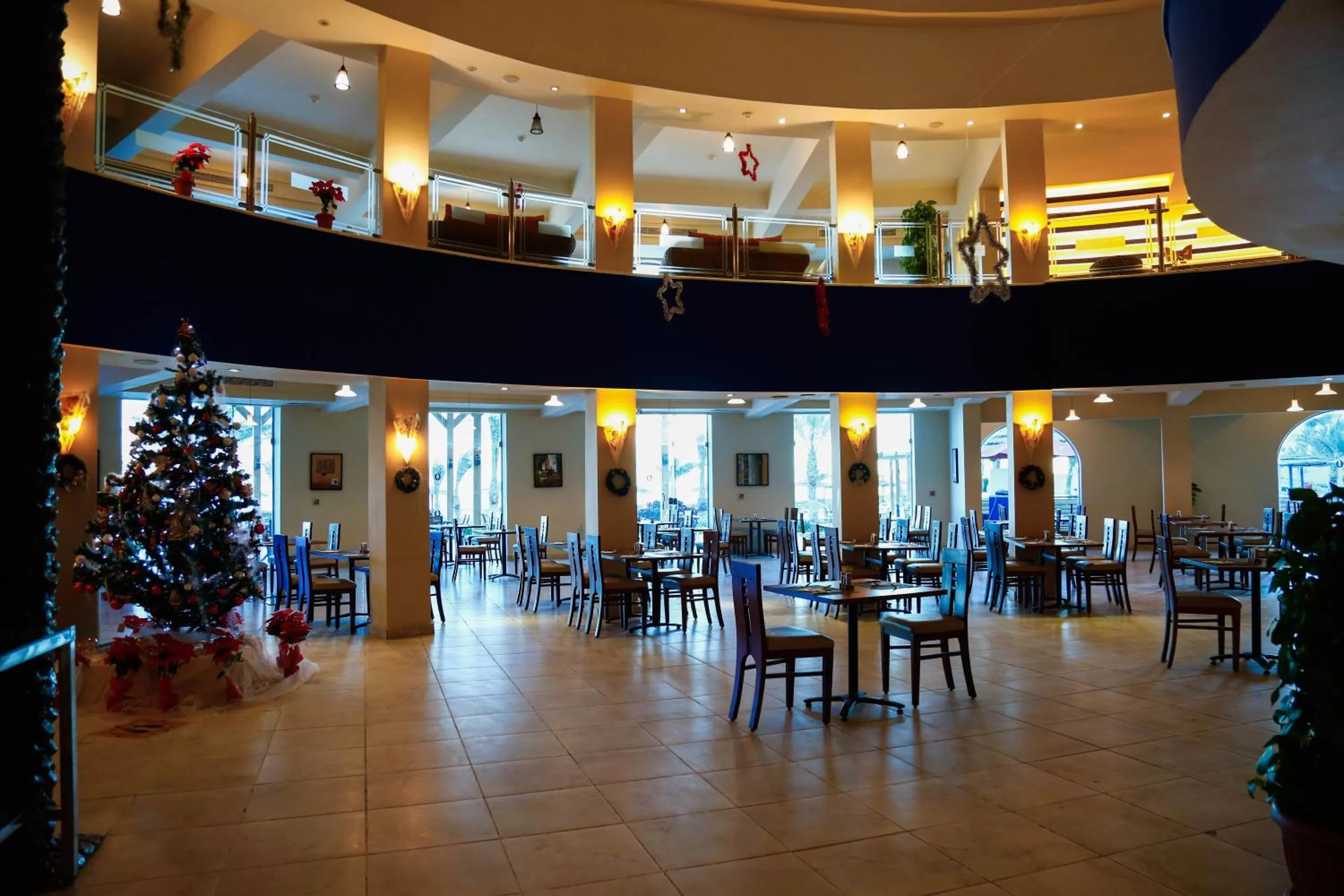 Restaurant/places to eat in Coral Sun Beach