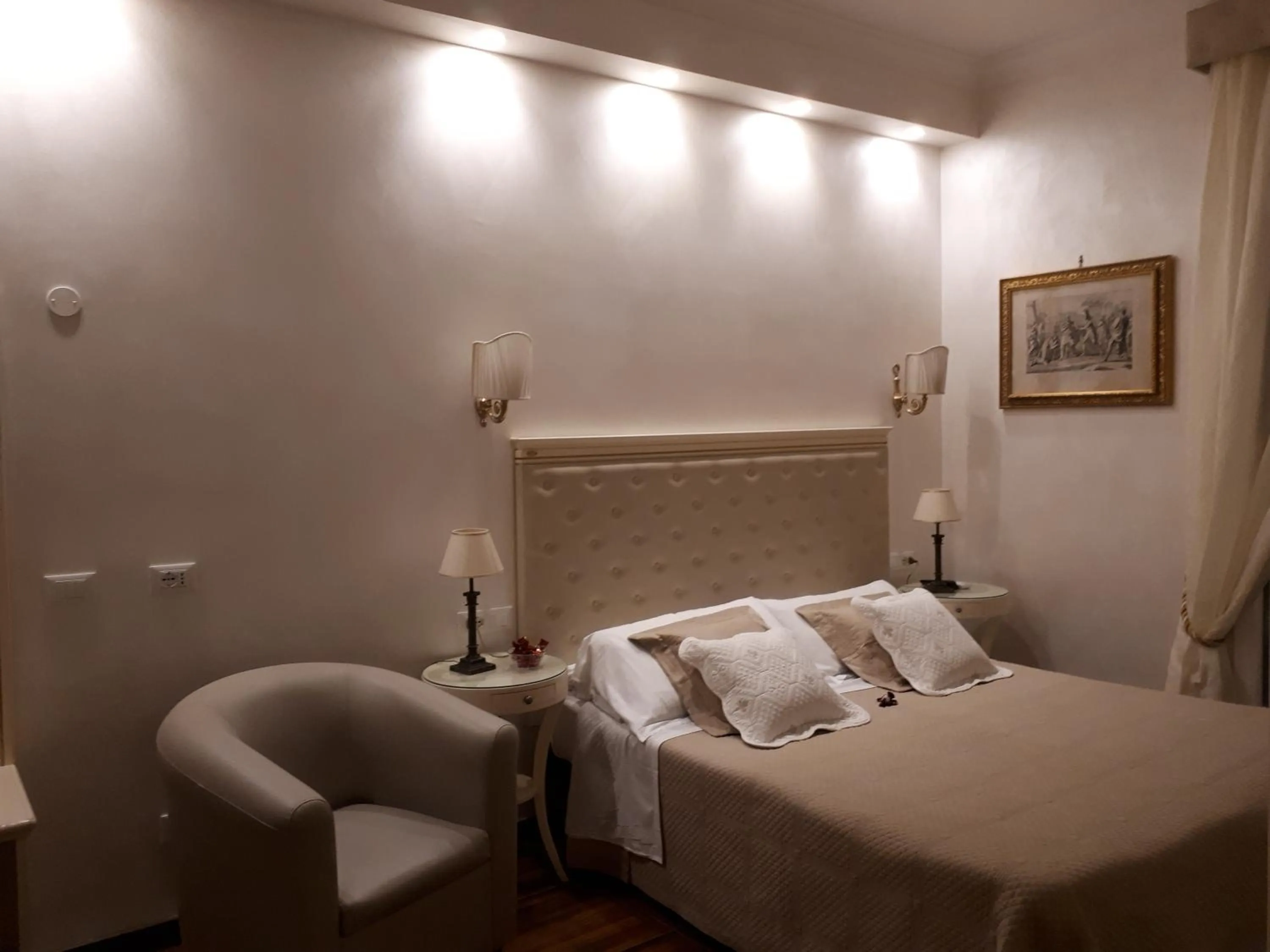 Photo of the whole room, Bed in Locanda Navona