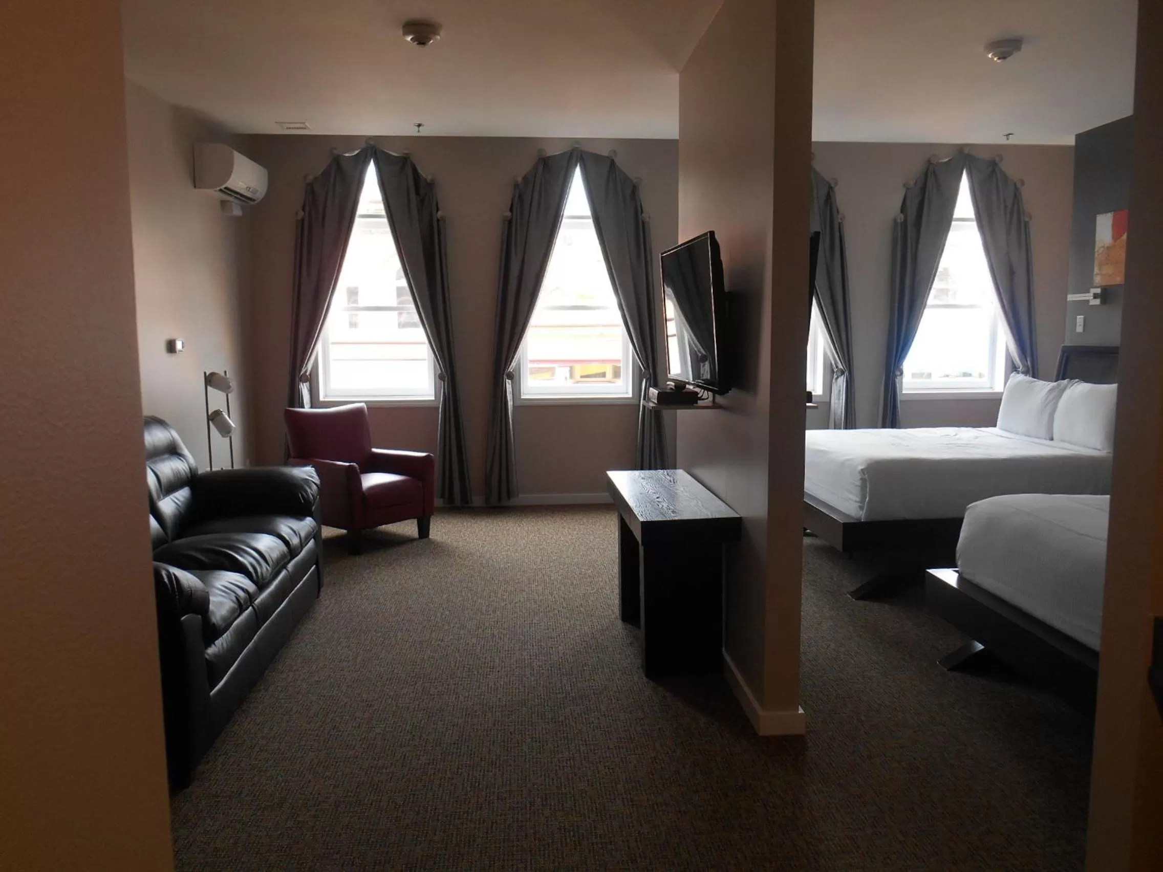 Bedroom, Bed in Century Casino & Hotel Cripple Creek